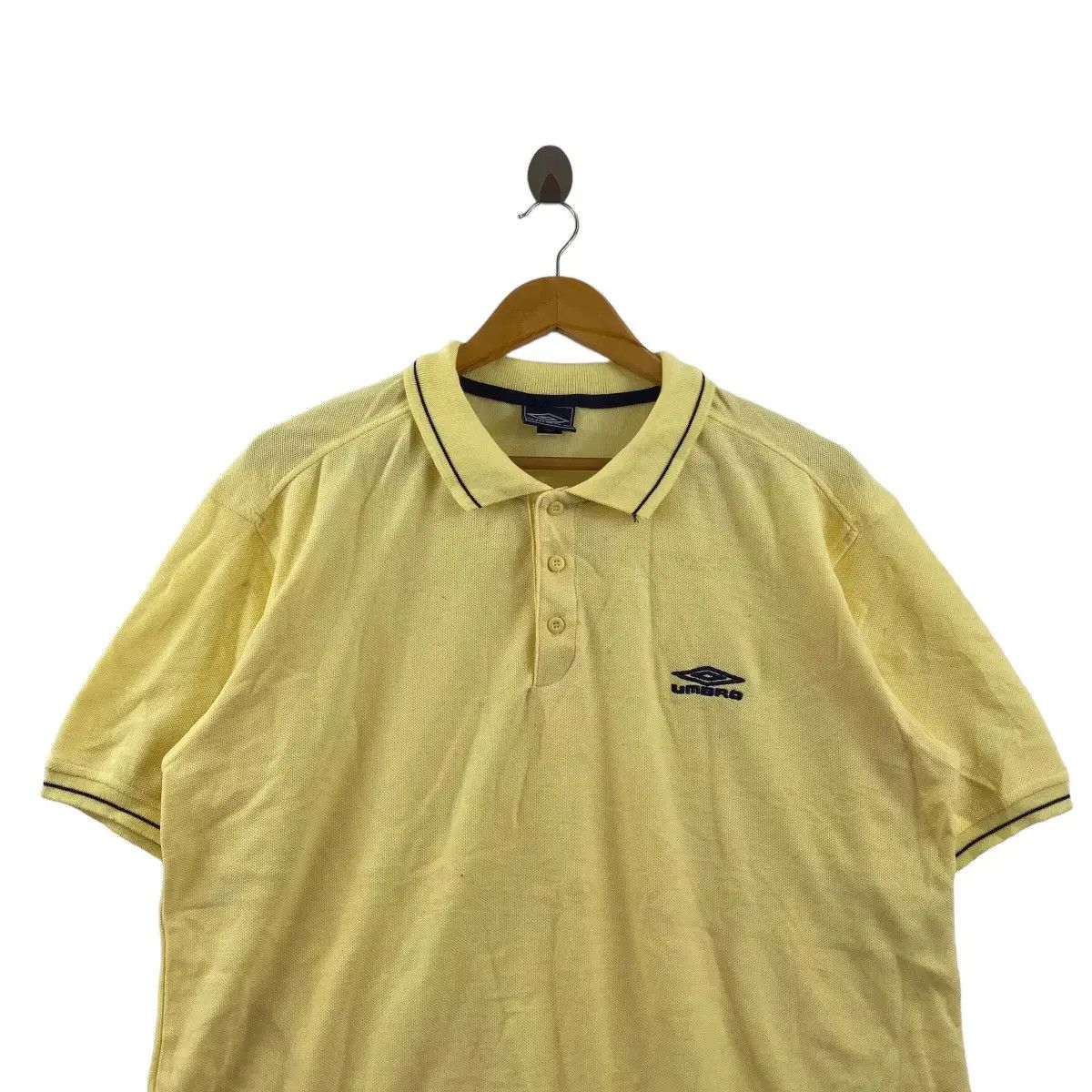 Umbro Vintage UMBRO OFFICIAL PRODUCT Embroidered Polo Tee Size US L / EU 52-54 / 3 - 3 Thumbnail