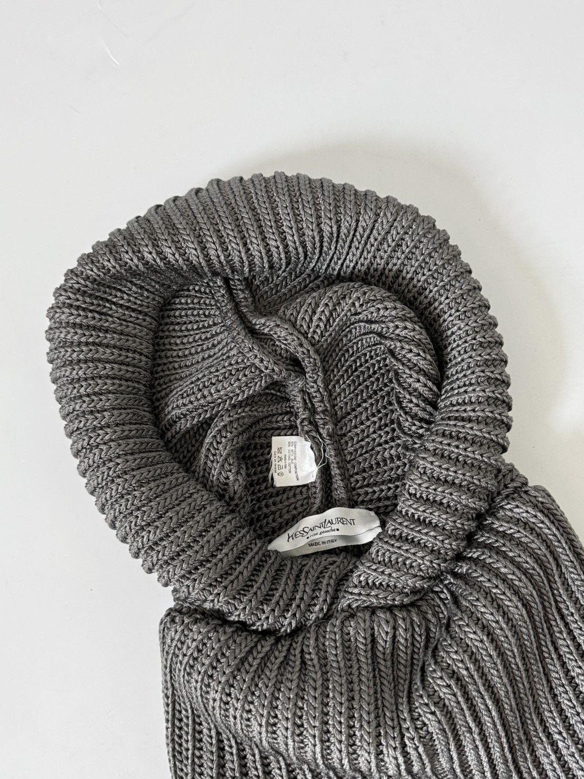Yves Saint Laurent Yves Saint Laurent Rive Gauche by Tom Ford Gray Hood Scarf Size ONE SIZE - 4 Thumbnail