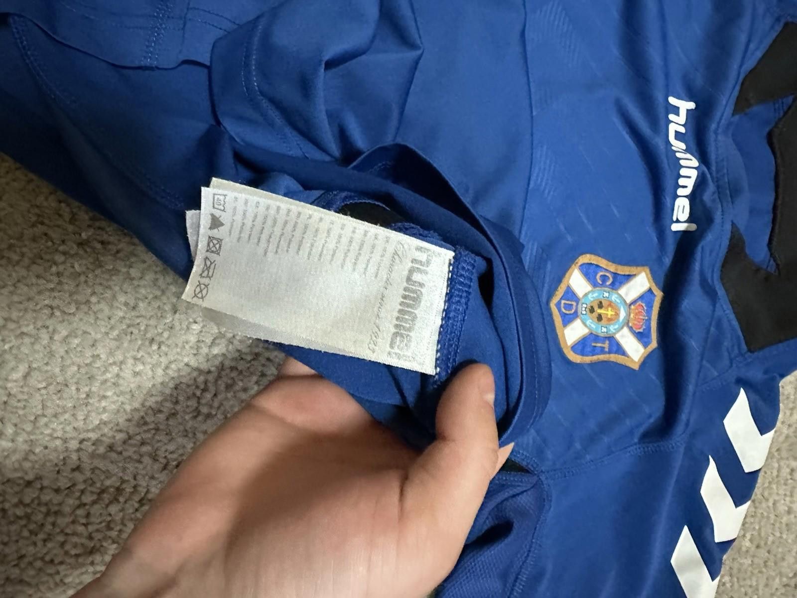 Designer MEN'S FC TENERIFE SOCCER FOOTBALL SHIRT JERSEY MAILLOT Size US S / EU 44-46 / 1 - 5 Thumbnail