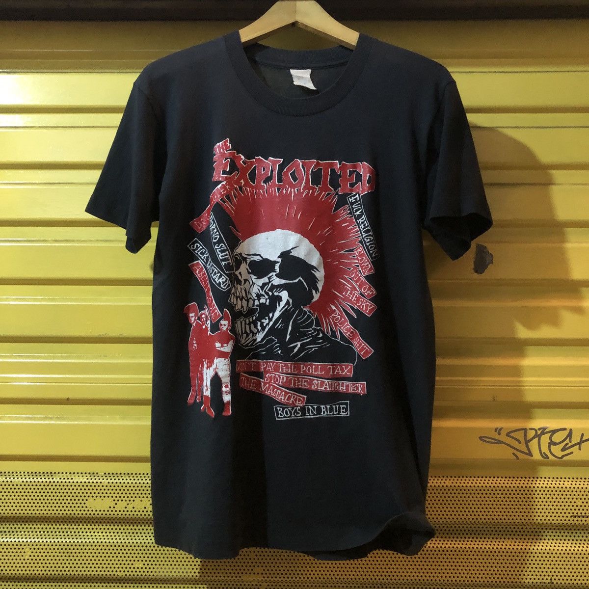 Band Tees 80s The Exploited the massacre vintage tee Size US L / EU 52-54 / 3 - 1 Thumbnail