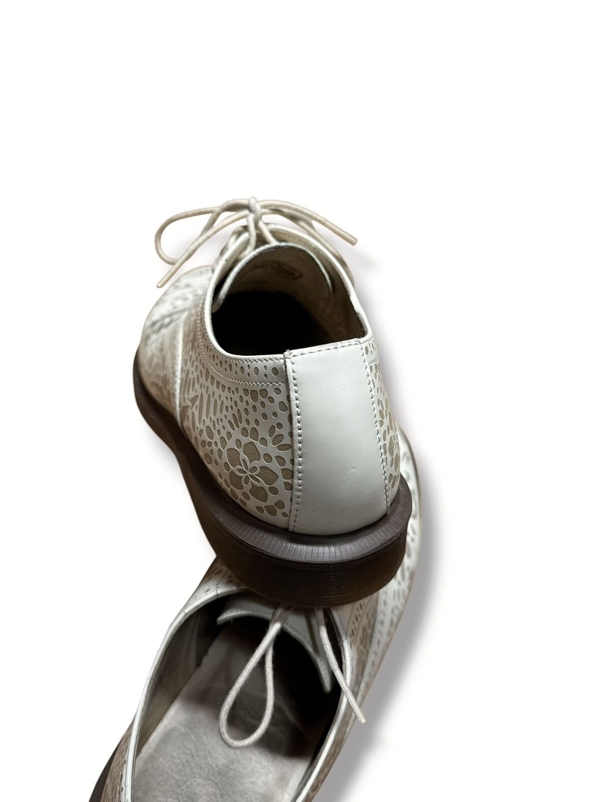 Dr. Martens Dr. Martens Aila Leather White Shoes Size US 8 / IT 38 - 7 Thumbnail