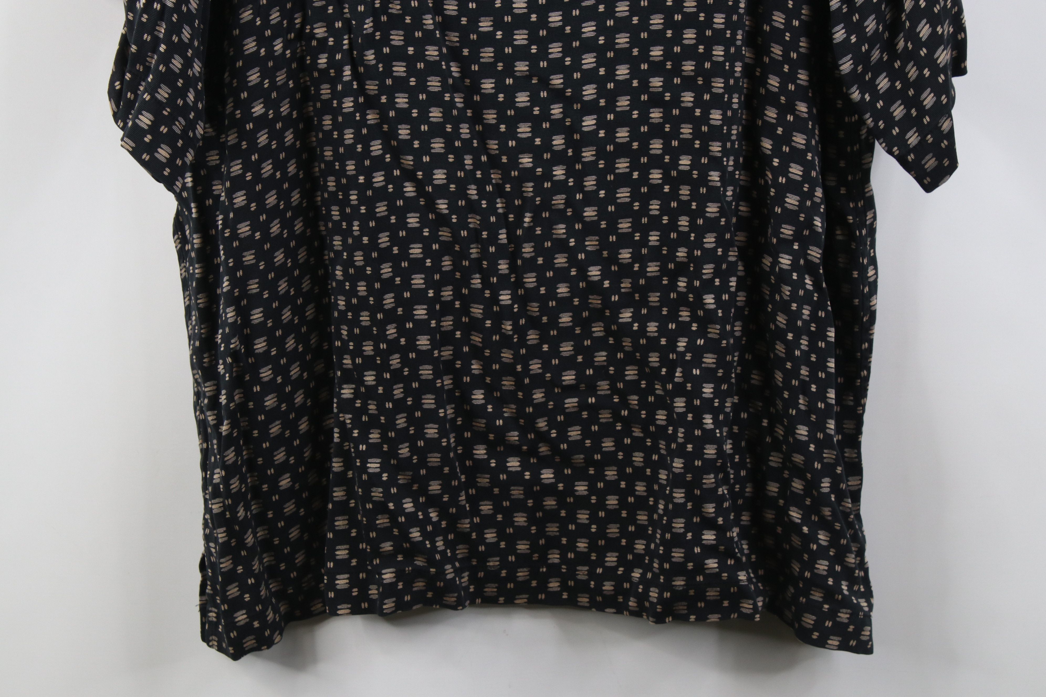 Vintage Vintage 90s Streetwear Silk Short Sleeve Button Shirt Size US XL / EU 56 / 4 - 11 Thumbnail