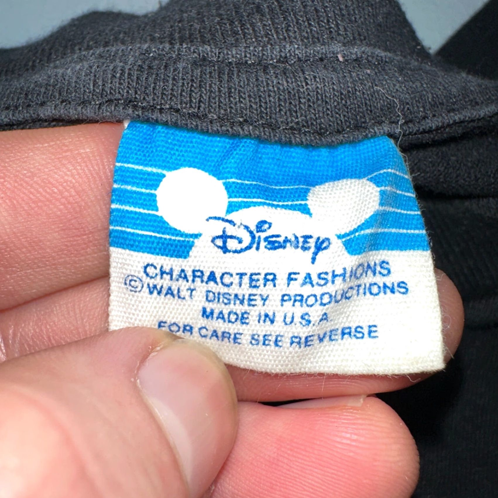 Disney Disney Minnie Mouse 80s AOP VTG T Shirt Big Print Mickey 4XL Black Rap Style Shirt Men Vintage 80s Disney Minnie Mouse T-Shirt Black 4XL Rag? Size US XXL / EU 58 / 5 - 4 Thumbnail