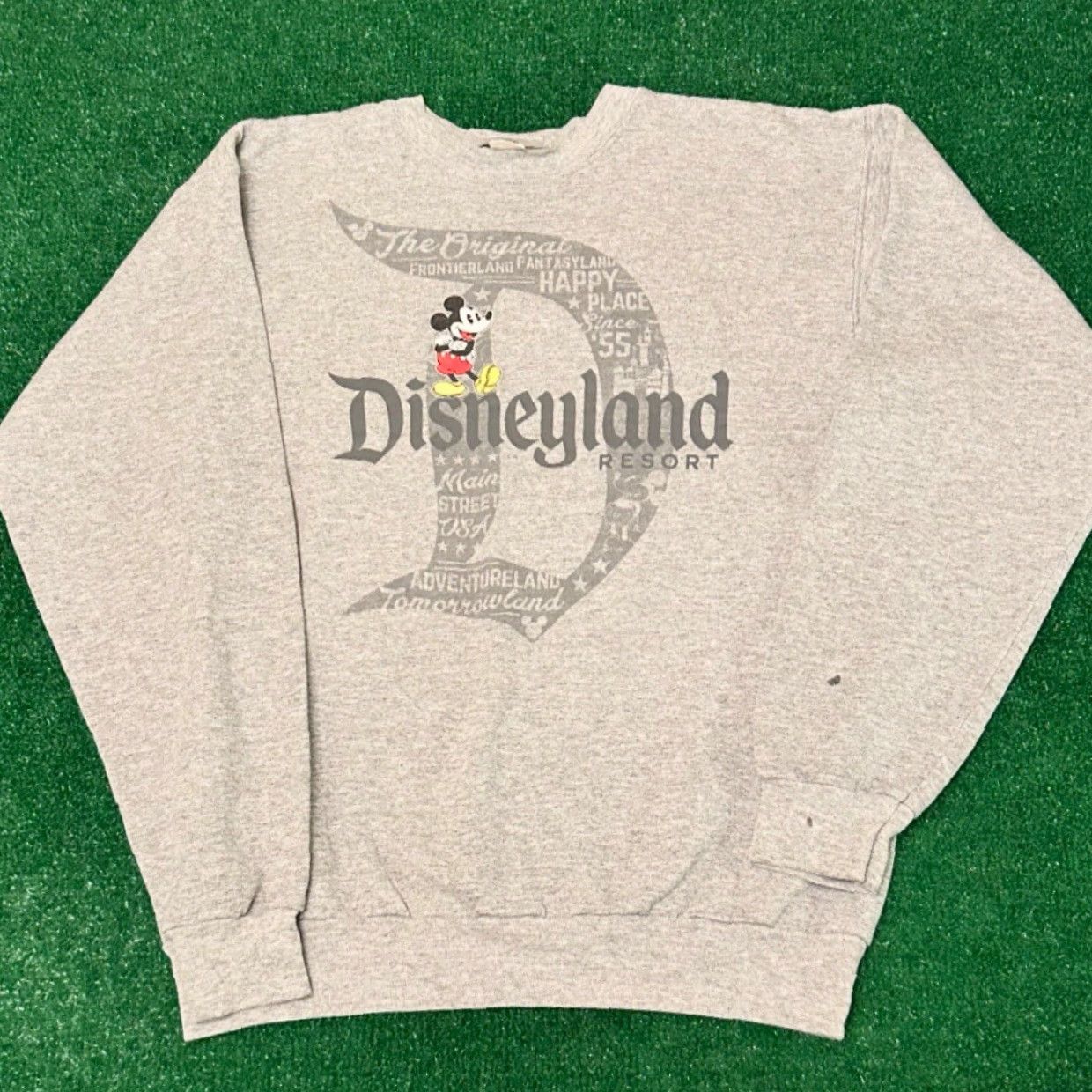 Disney VINTAGE 90s Mickey Mouse Disneyland Disney VTG Crewneck Sweater Mens Size Small Size US S / EU 44-46 / 1 - 4 Thumbnail