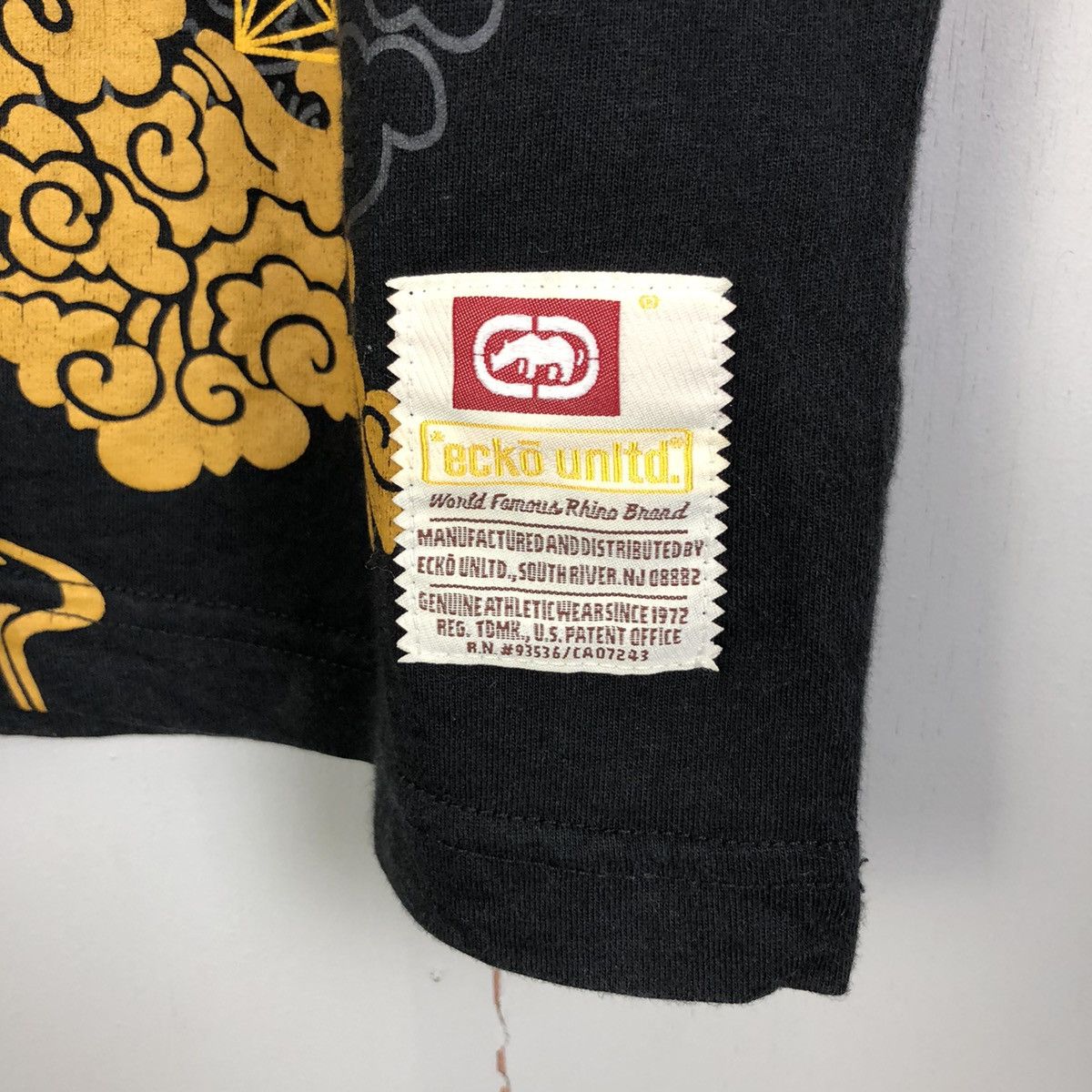 Ecko Unltd. Vintage y2k Sunfaded Ecko Unitd Streetwear Tshirt Size US XL / EU 56 / 4 - 8 Thumbnail