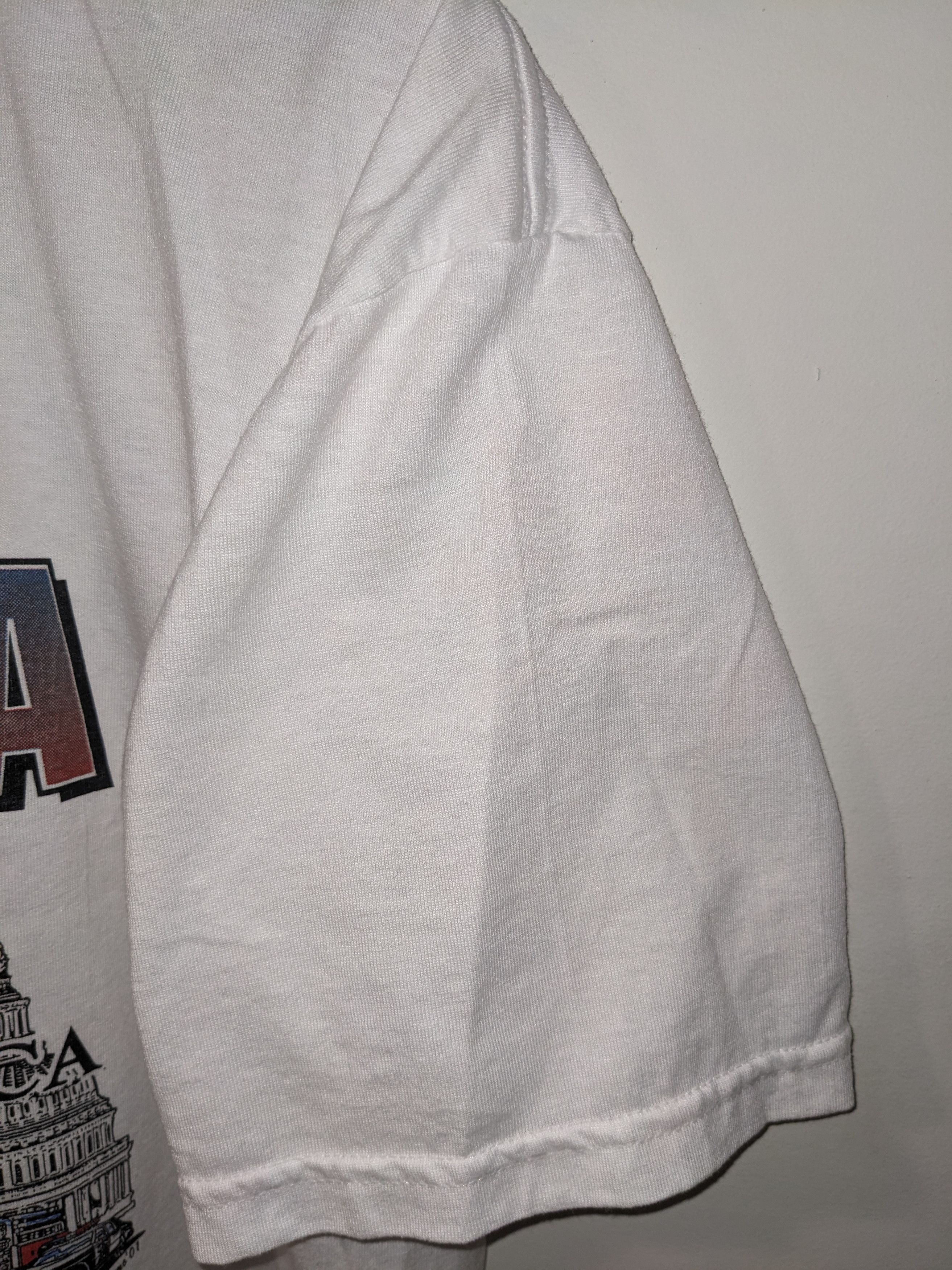 Vintage Vintage Y2K American United Osama Bin Laden Wanted T-Shirt Size US L / EU 52-54 / 3 - 8 Thumbnail
