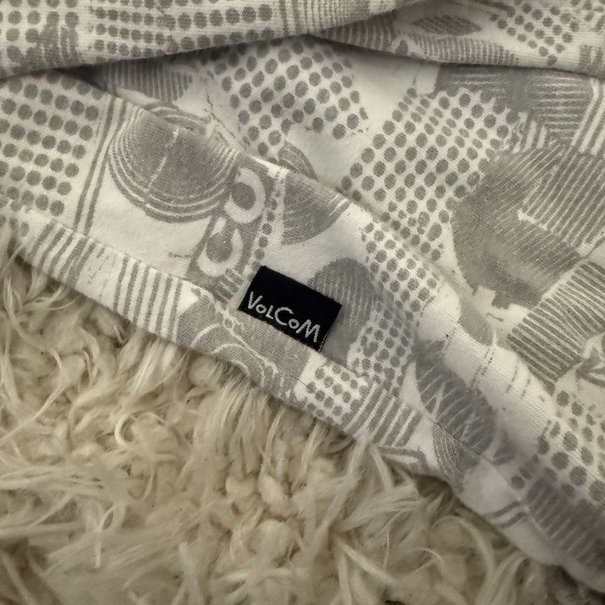 Volcom Vintage y2k volcom “ magnified shifter longsleeve” Size US S / EU 44-46 / 1 - 5 Thumbnail