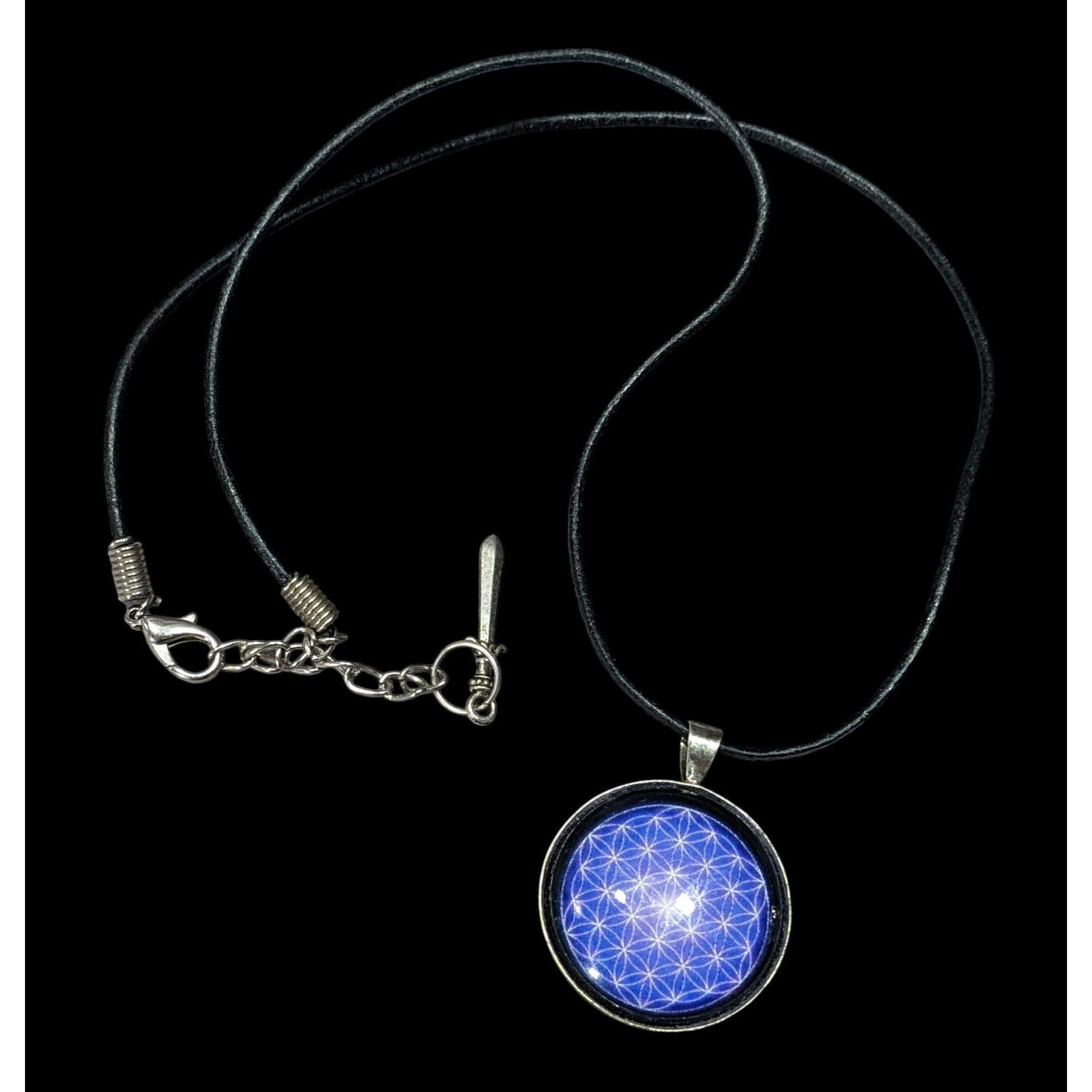 Other Blue And White Geometric Cabochon Pendant Necklace Size ONE SIZE - 1 Thumbnail