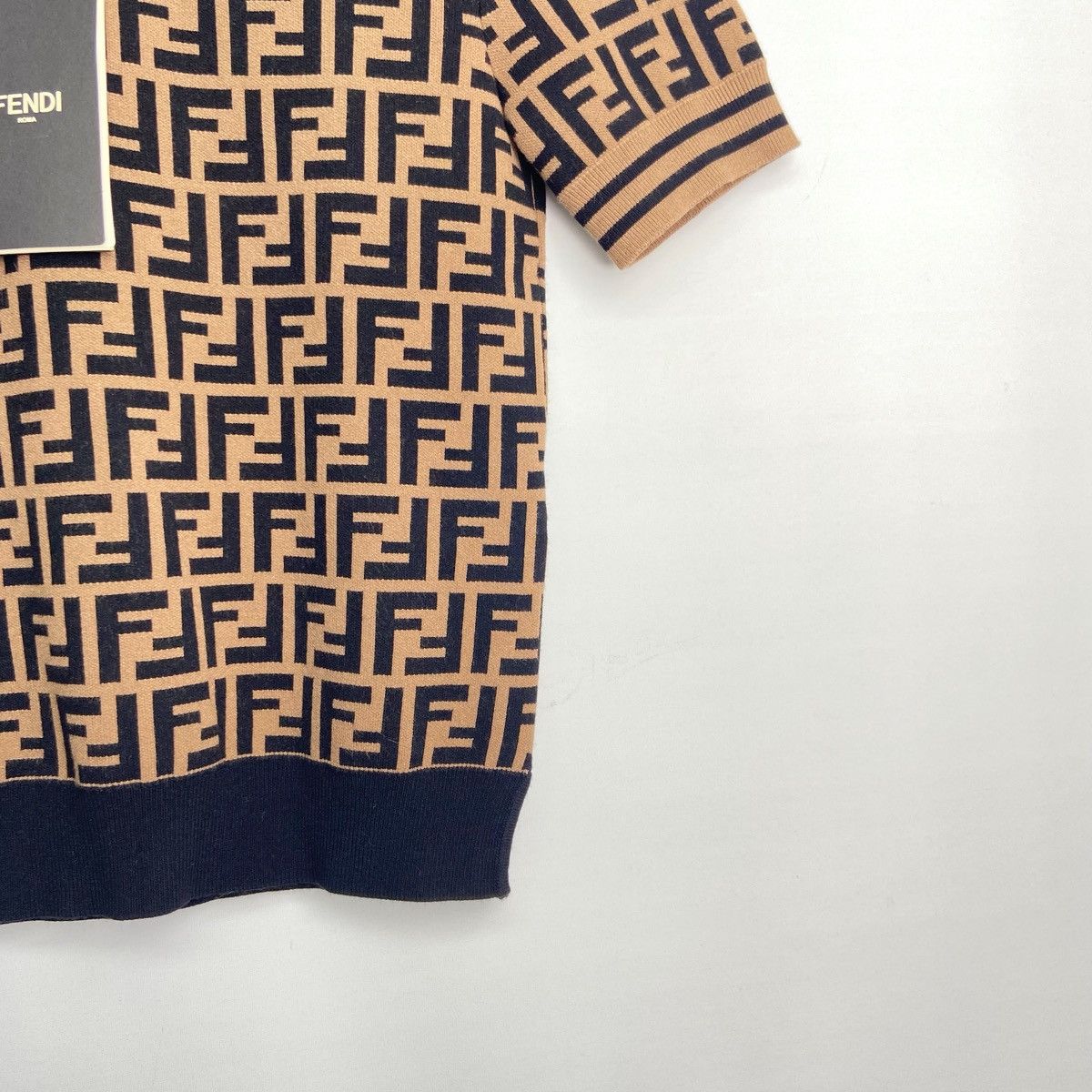 Fendi FENDI All Over Letter Print Knit Short Sleeve Top K26WX Size S / US 4 / IT 40 - 6 Thumbnail