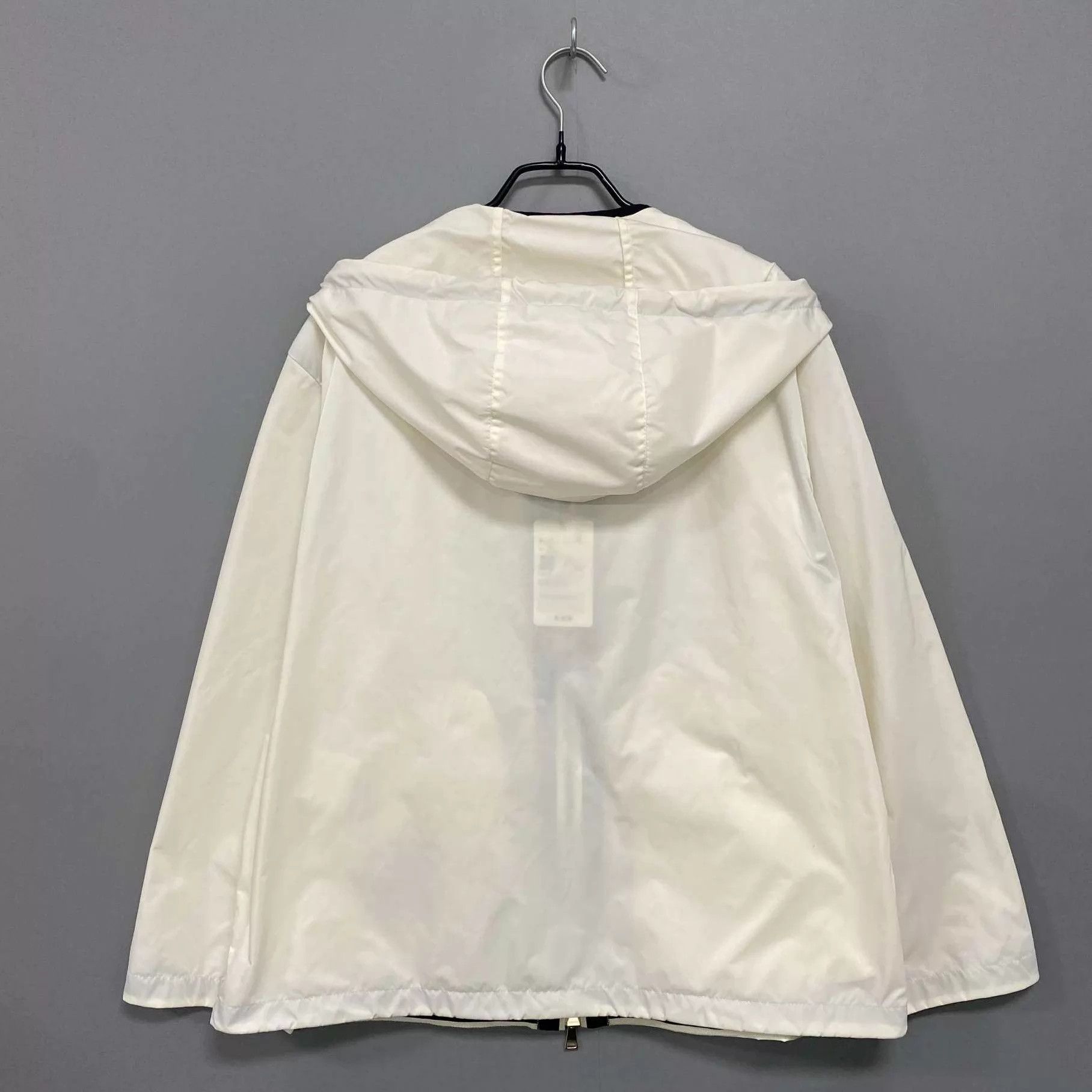 Moncler Moncler new sleeve patch logo shell jacket size 1 Size S / US 4 / IT 40 - 3 Thumbnail