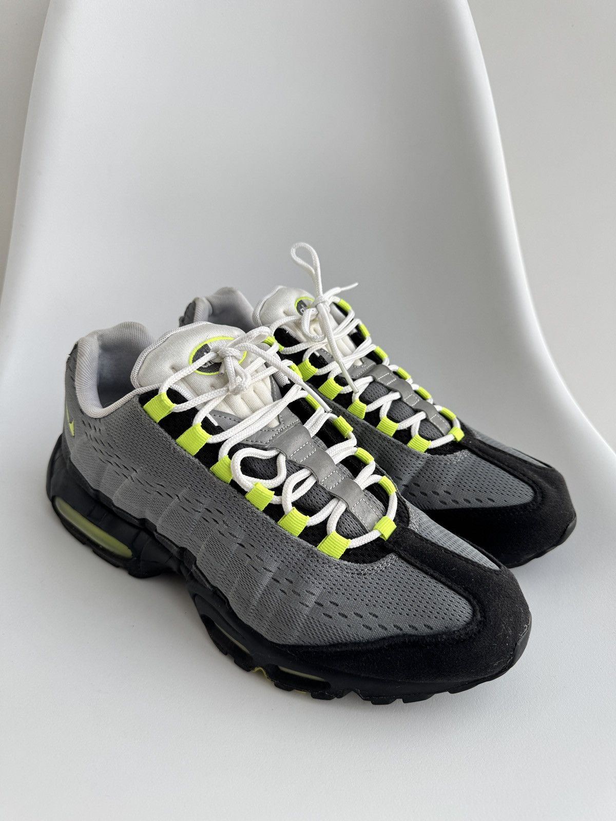 Nike Nike Air Max 95 Neon 2012 Size US 11 / EU 44 - 3 Thumbnail
