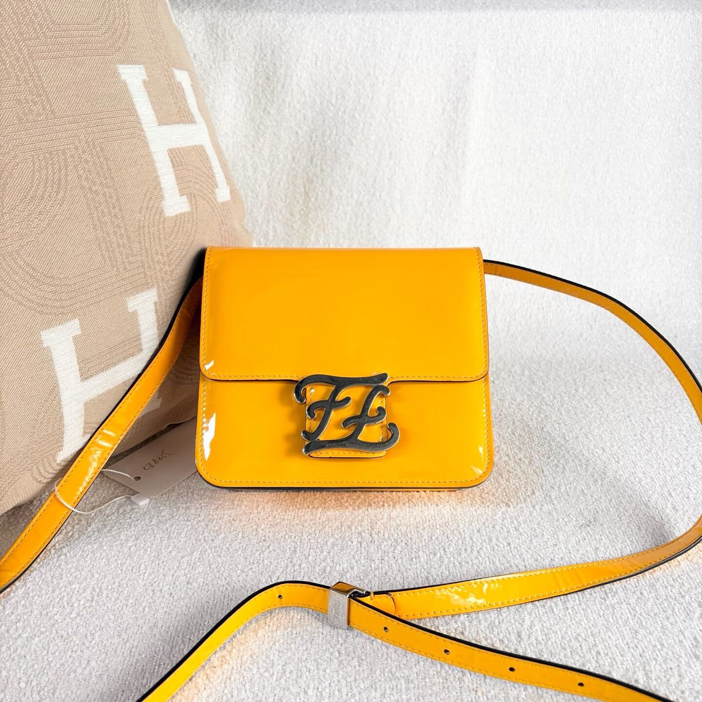 Fendi Pre-loved Bag Very good condition Size ONE SIZE - 1 Thumbnail