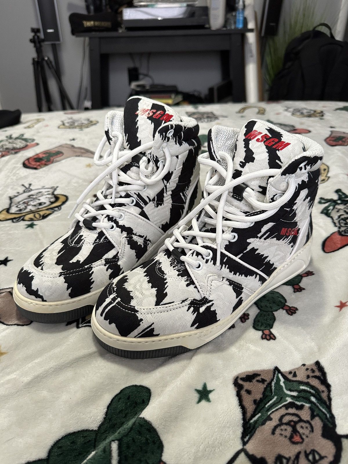 MSGM Black and White Canvas Hi-Tops Size US 7 / EU 40 - 1 Thumbnail