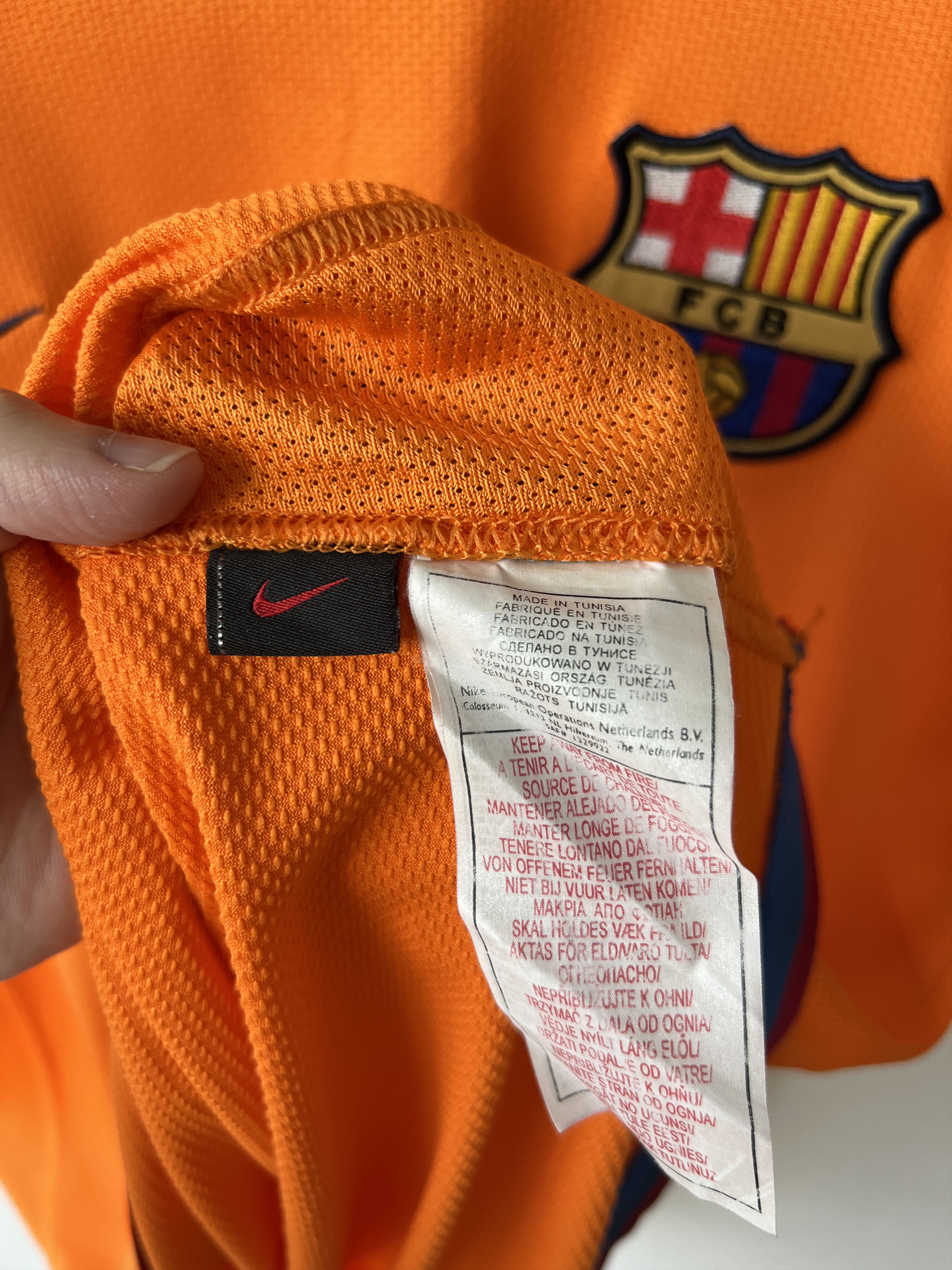 Nike (M) Barcelona 2006-08 Away Kit Messi #19 Size US M / EU 48-50 / 2 - 5 Thumbnail