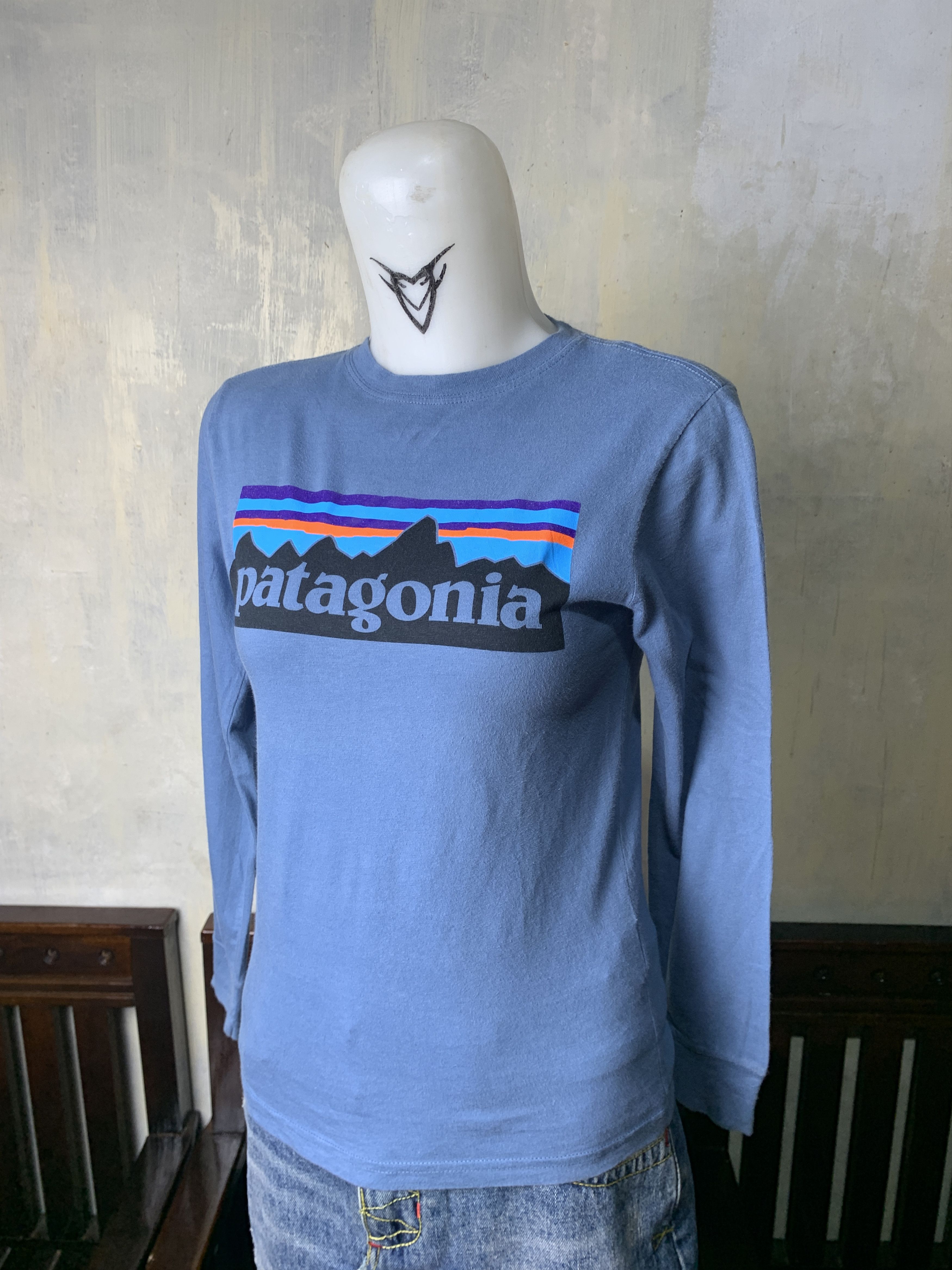 Patagonia Patagonia Blue Logo Longsleeve Baby Tee (S) Size S / US 4 / IT 40 - 2 Thumbnail