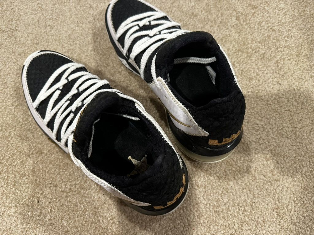 Nike 2020 Lebron 17 Low White / Metallic Gold / Black Size US 9.5 / EU 42-43 - 4 Thumbnail