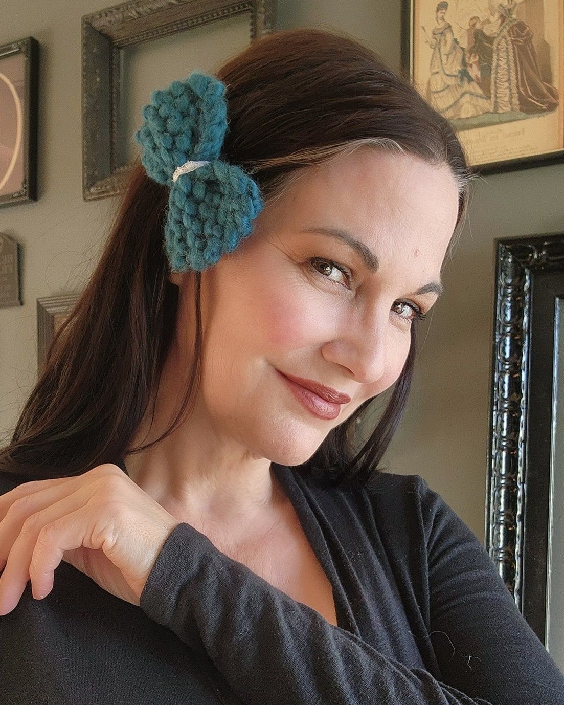 Handmade Hand Knit Hair Bow on Clip, Dark Teal Blue with Vintage Whit Size ONE SIZE - 5 Thumbnail