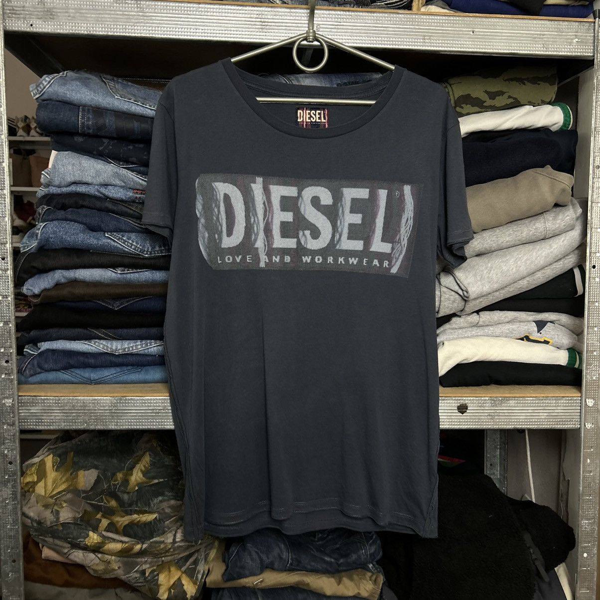 Diesel Mens Diesel Big Logo streetwear japanese y2k tee size M Size US M / EU 48-50 / 2 - 1 Thumbnail