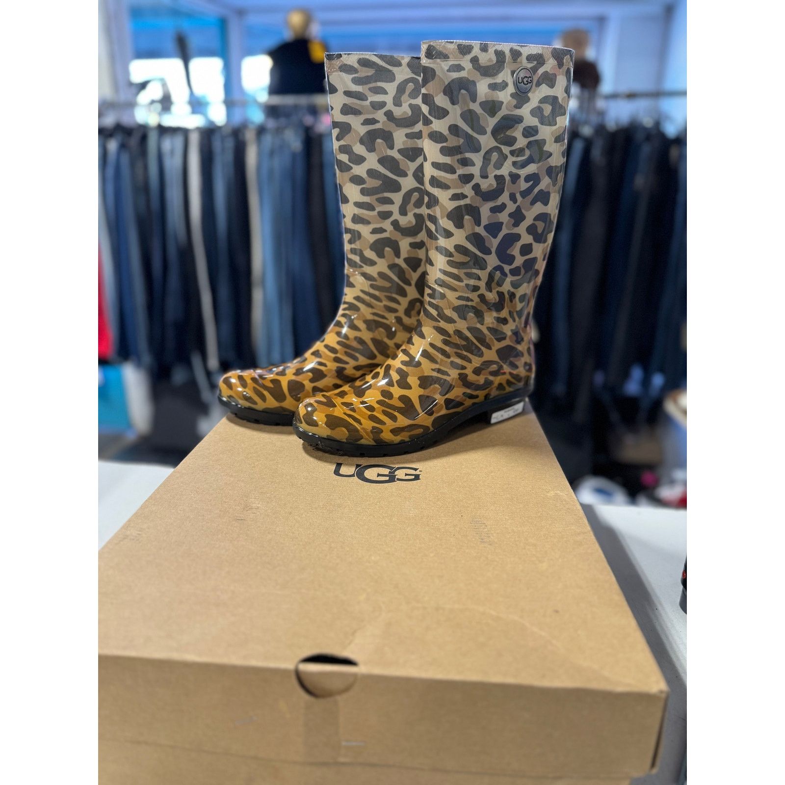 Ugg UGG W Shaye Cheetah Rain Boots Ladies Size 9 Size US 9 / IT 39 - 4 Thumbnail