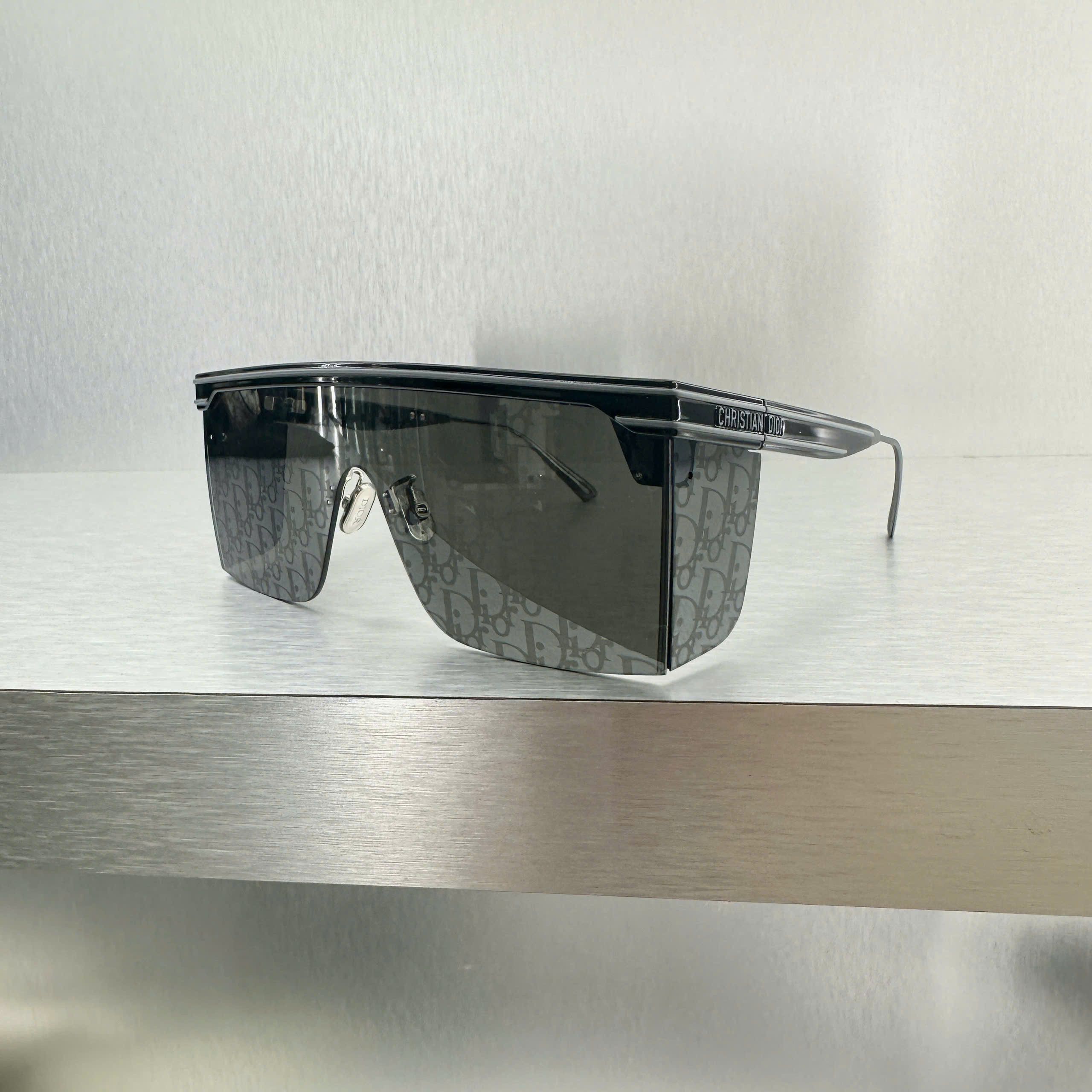Dior DIOR DIORCLUB M1USHINY MIRROR BLACK Size ONE SIZE - 1 Thumbnail