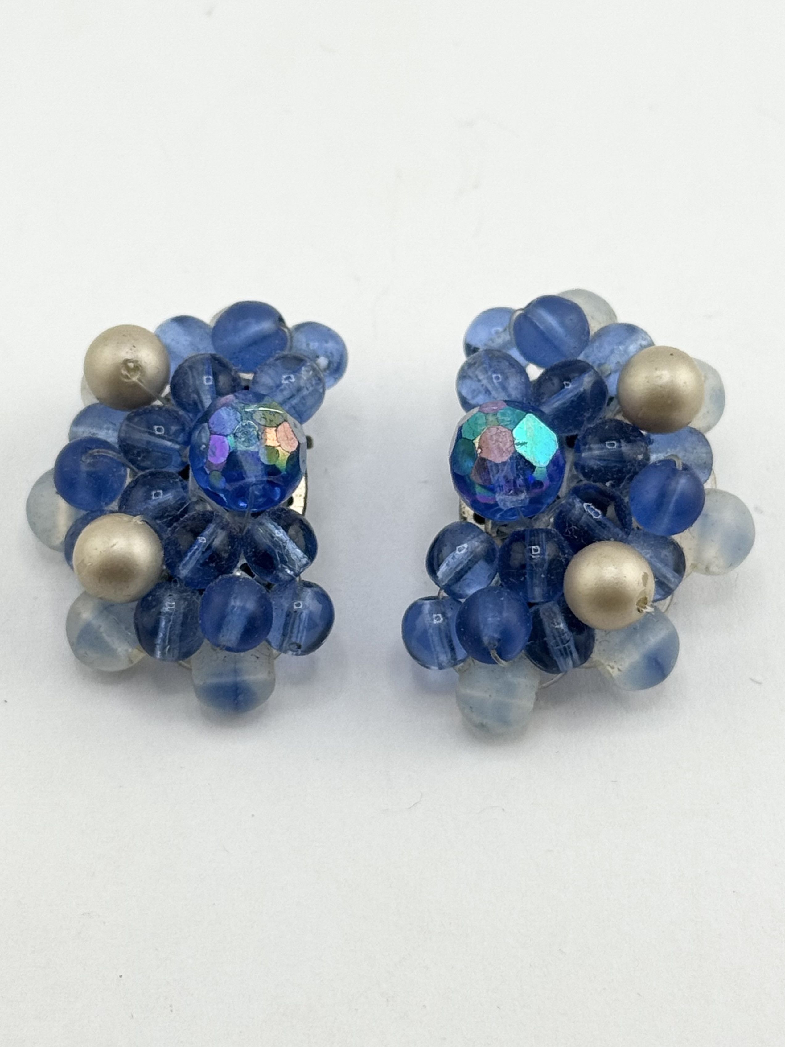 Vintage Vintage Western Germany blue cluster beaded clip on earrings Size ONE SIZE - 1 Thumbnail