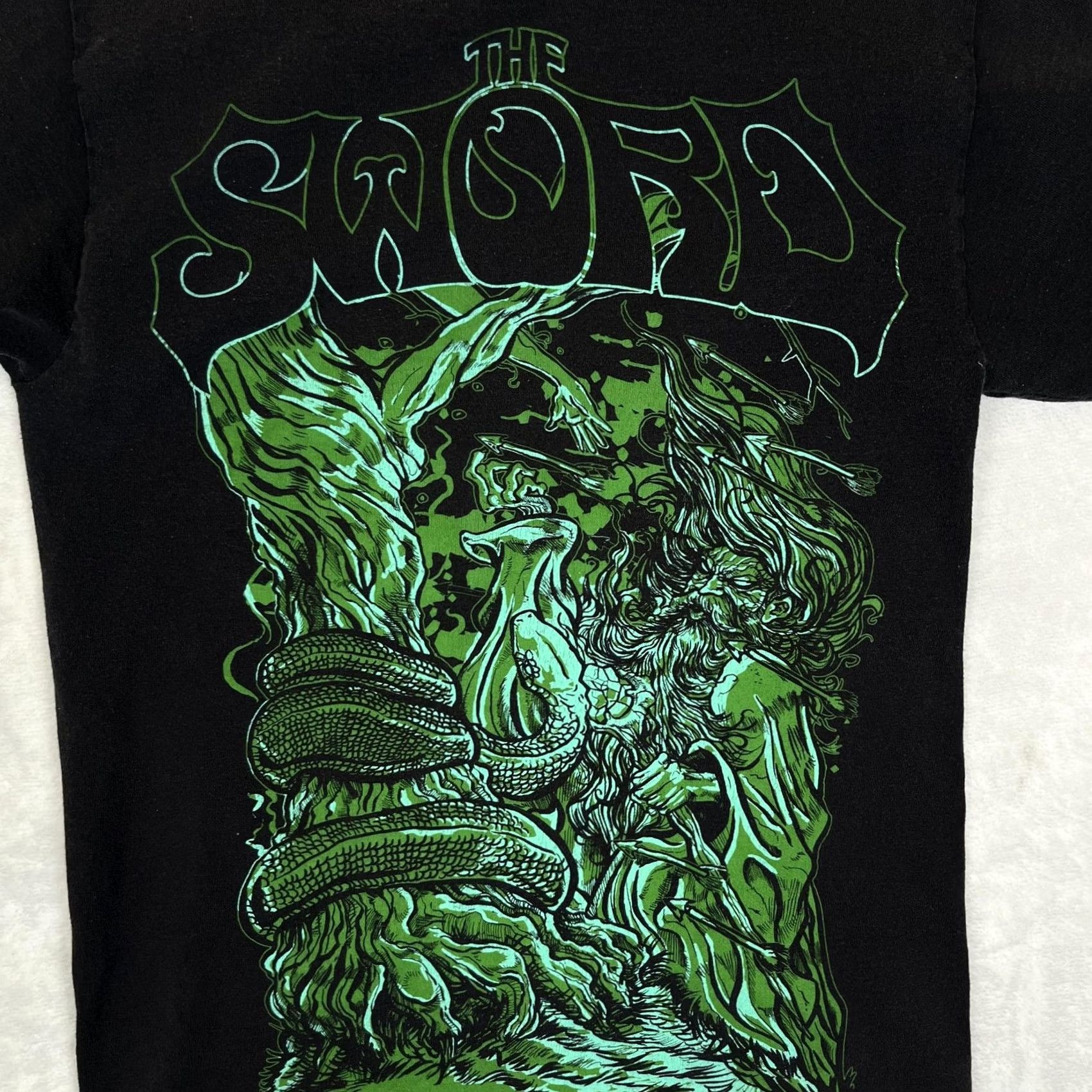 Hanes VINTAGE The Sword T-Shirt Black Green Graphic Band Rock Mens XS? Size US S / EU 44-46 / 1 - 2 Thumbnail