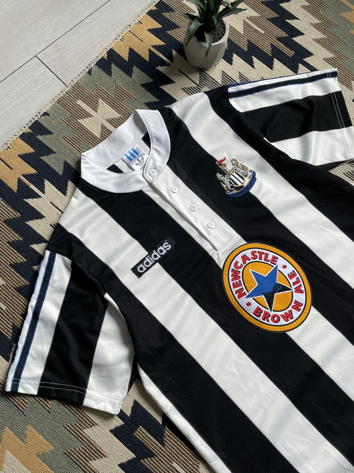 Adidas × Vintage Vintage NewCastle United 1995/97 #9 Shearer Soccer Jersey Size US L / EU 52-54 / 3 - 4 Thumbnail