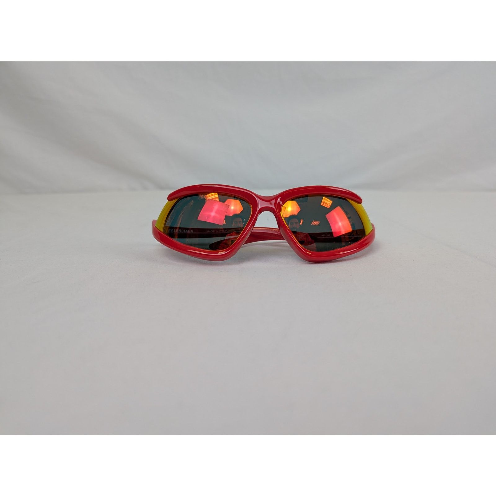 Balenciaga o1rshd1 Size: OS / Red Frame Sunglasses in Multicolor Size ONE SIZE - 1 Thumbnail