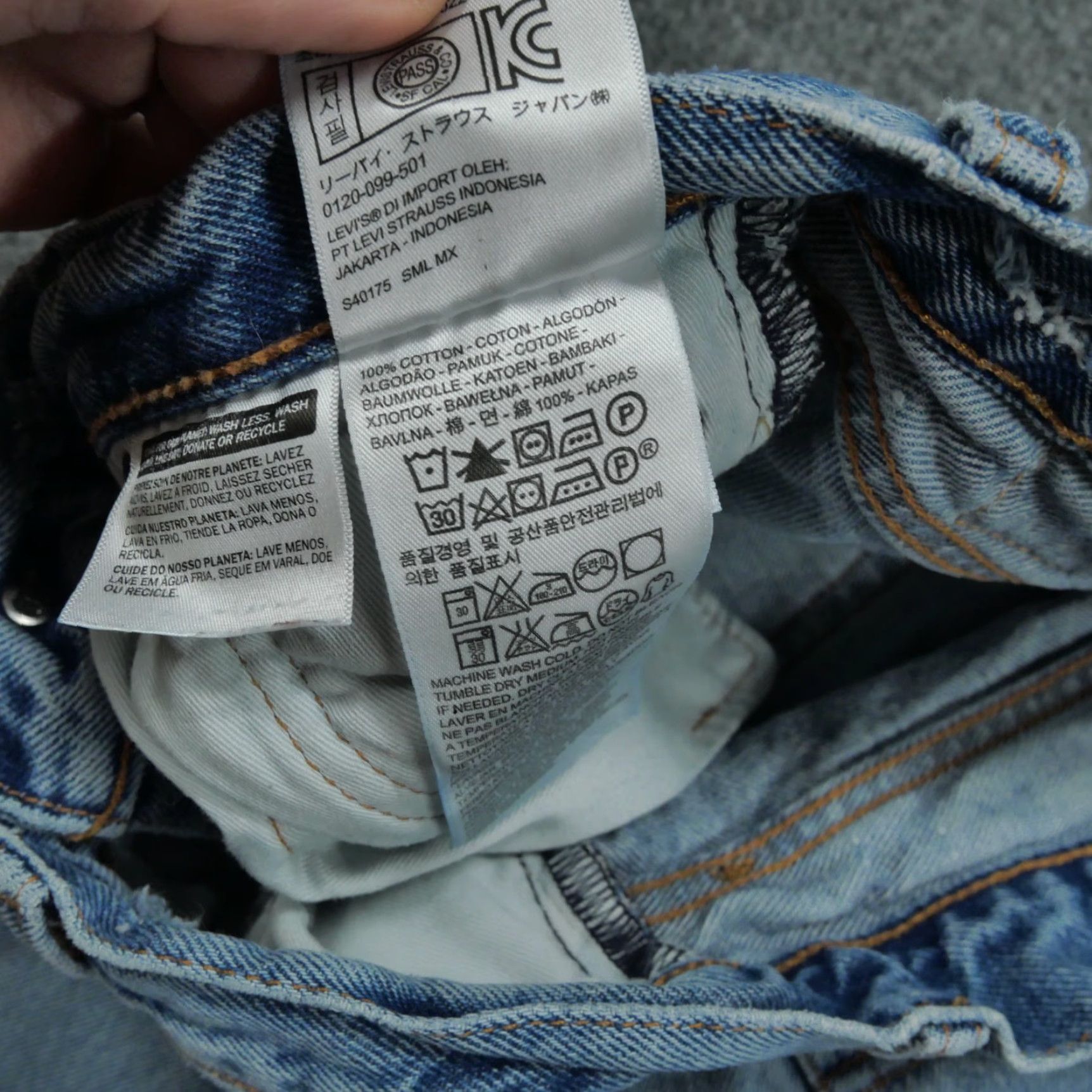 Levi's Levi's 505 Jeans Mens 28 Cropped Distressed Denim Blue 5-Pocket Regular Rise Mid Inseam 23 Jeans Shirt? Size US 30 / EU 46 - 7 Thumbnail