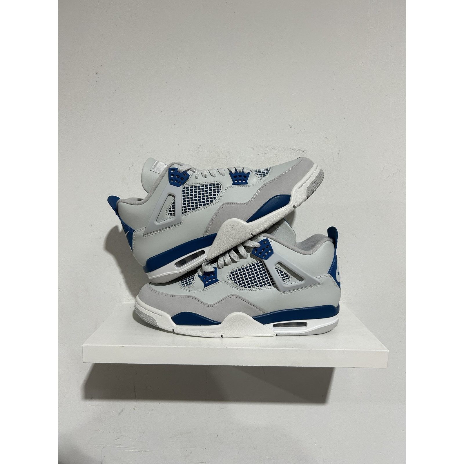 Jordan Brand JORDAN 4 RETRO MILITARY BLUE 2024 SIZE 11.5 NEW Size US 11.5 / EU 44-45 - 1 Thumbnail