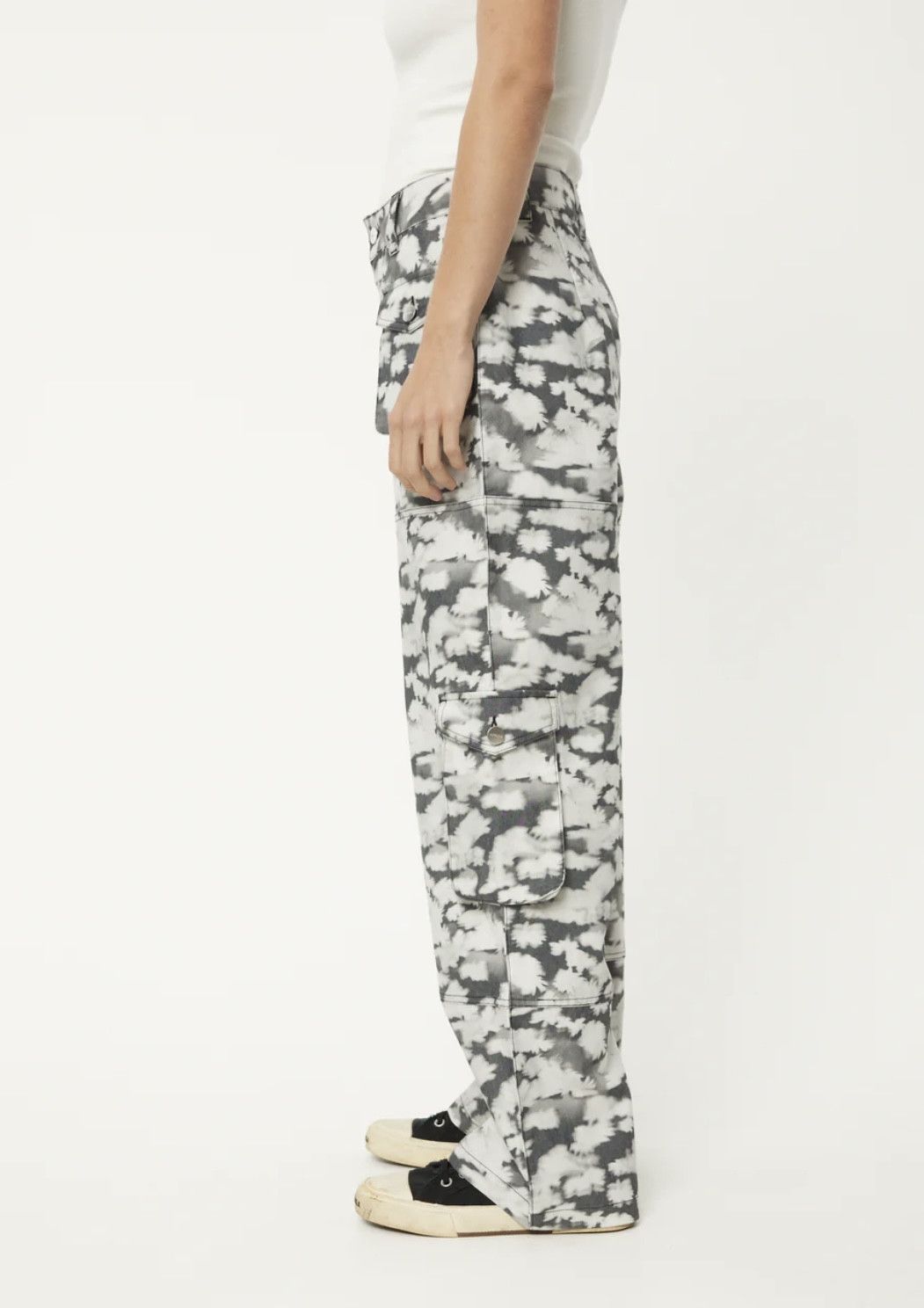 BNWT Afends - Linger - Women's Recycled Cargo Pants Size 32