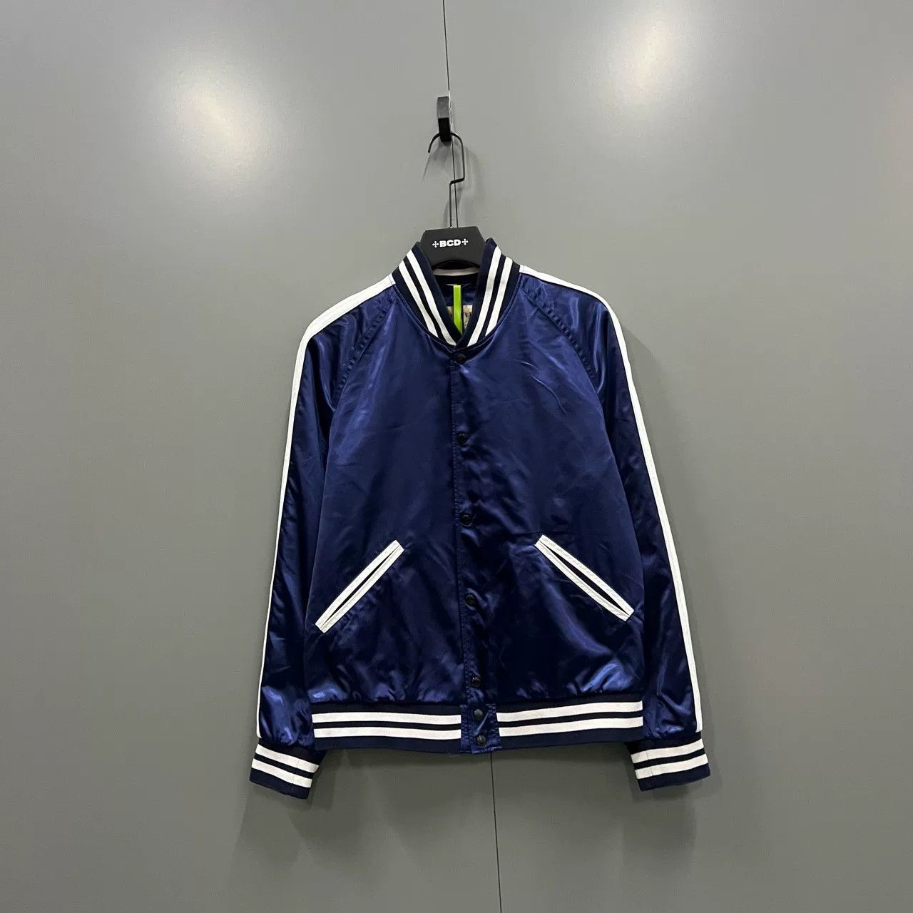 Burberry burberry blue silk long sleeve jacket Size US L / EU 52-54 / 3 - 1 Thumbnail