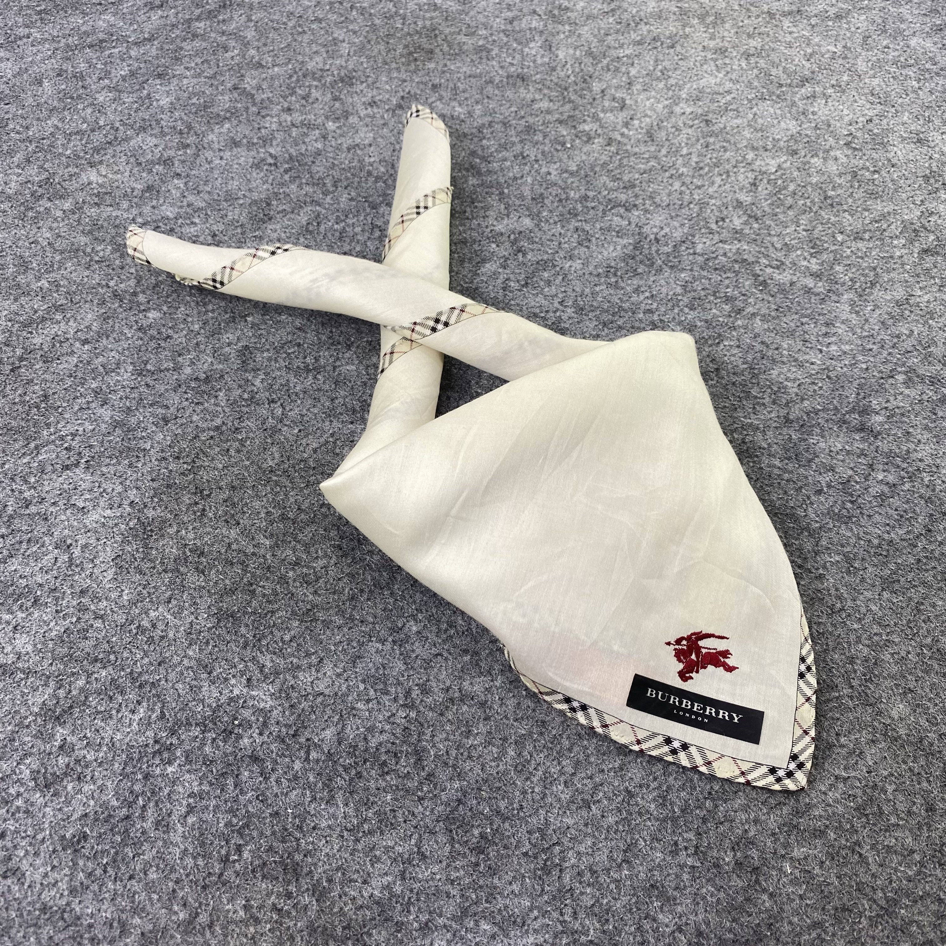 Burberry Burberry Handkerchief / Bandana / Neckerchief-B965 Size ONE SIZE - 1 Thumbnail