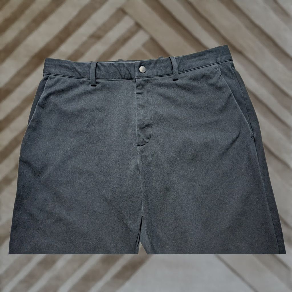 Uniqlo UNIQLO Women Medium Navy Polyester Chino Pants shirts? Size 32" / US 10 / IT 46 - 1 Thumbnail