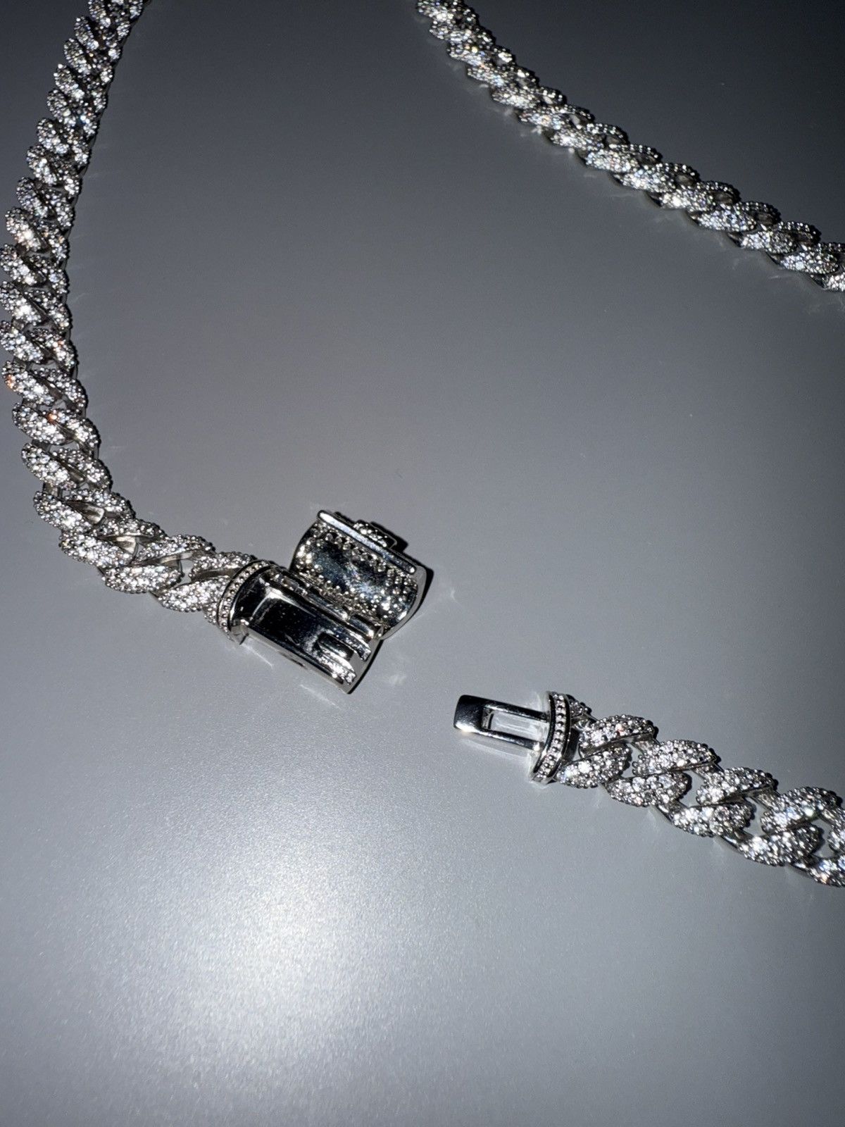 Other GLD Diamond Cuban Chain in White Gold - 8.5mm Size ONE SIZE - 5 Thumbnail