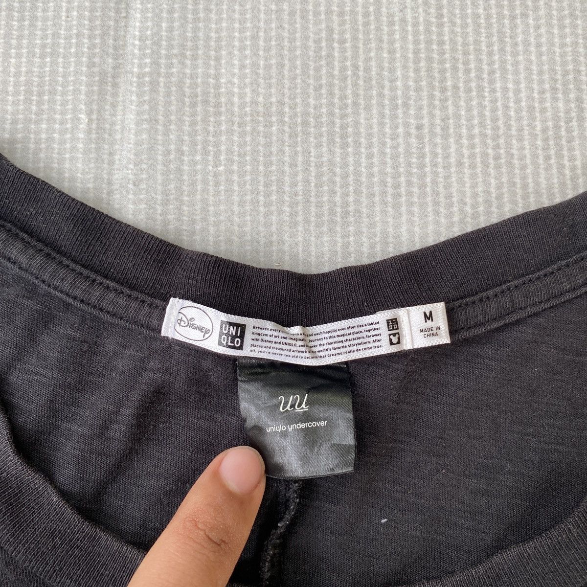 Disney × Undercover Undercover x Uniqlo disney Size US M / EU 48-50 / 2 - 3 Thumbnail