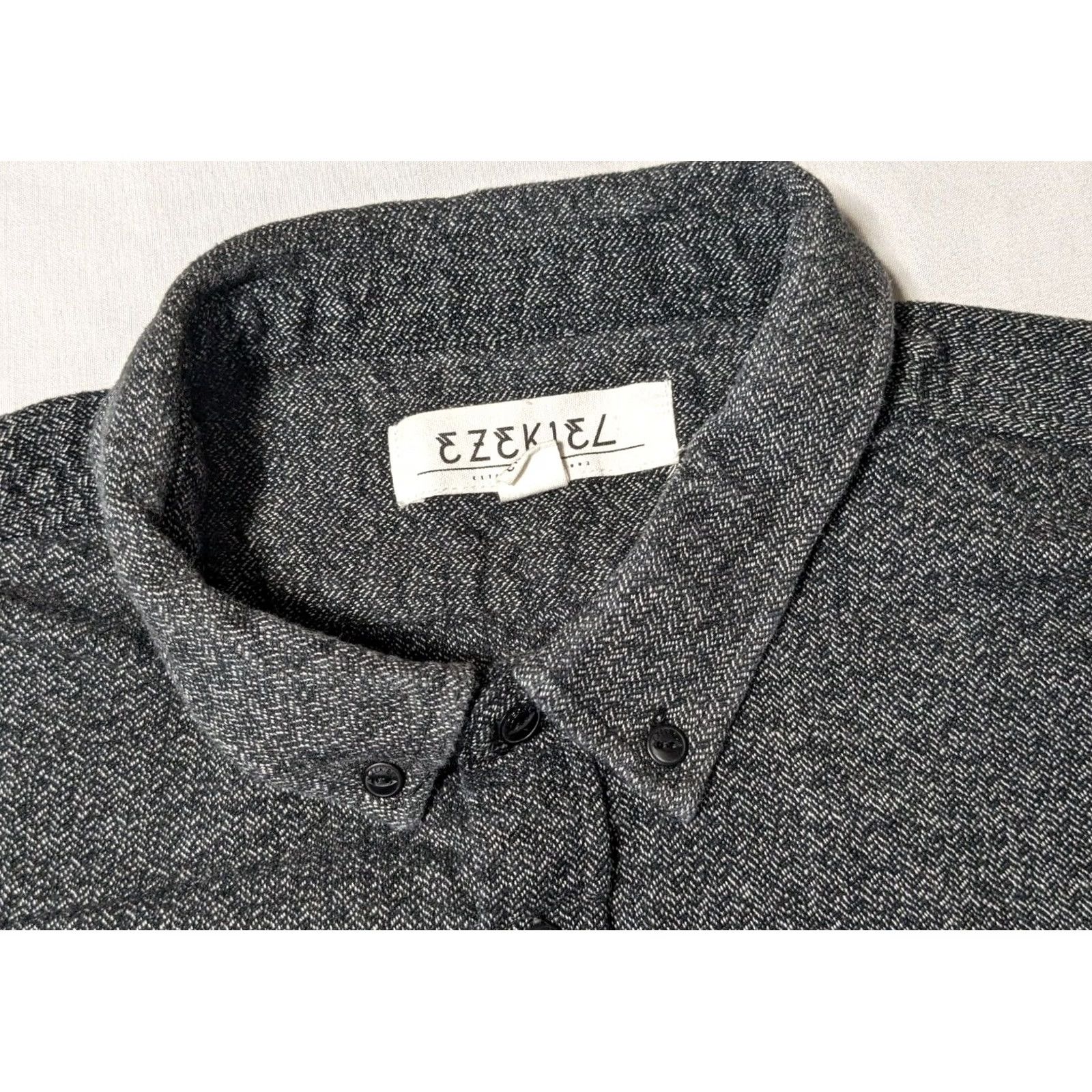 Vintage EZEKIEL Men Large Charcoal Heavy Cotton Long Sleeve Button-Down Shirt Size US L / EU 52-54 / 3 - 5 Thumbnail