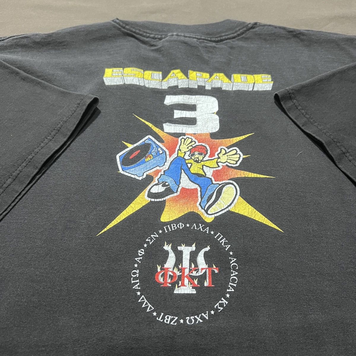 Vintage Vintage 90s Escapade 3 Tee XL Faded EDM Acid house DJ Hiphop Size US XL / EU 56 / 4 - 1 Thumbnail