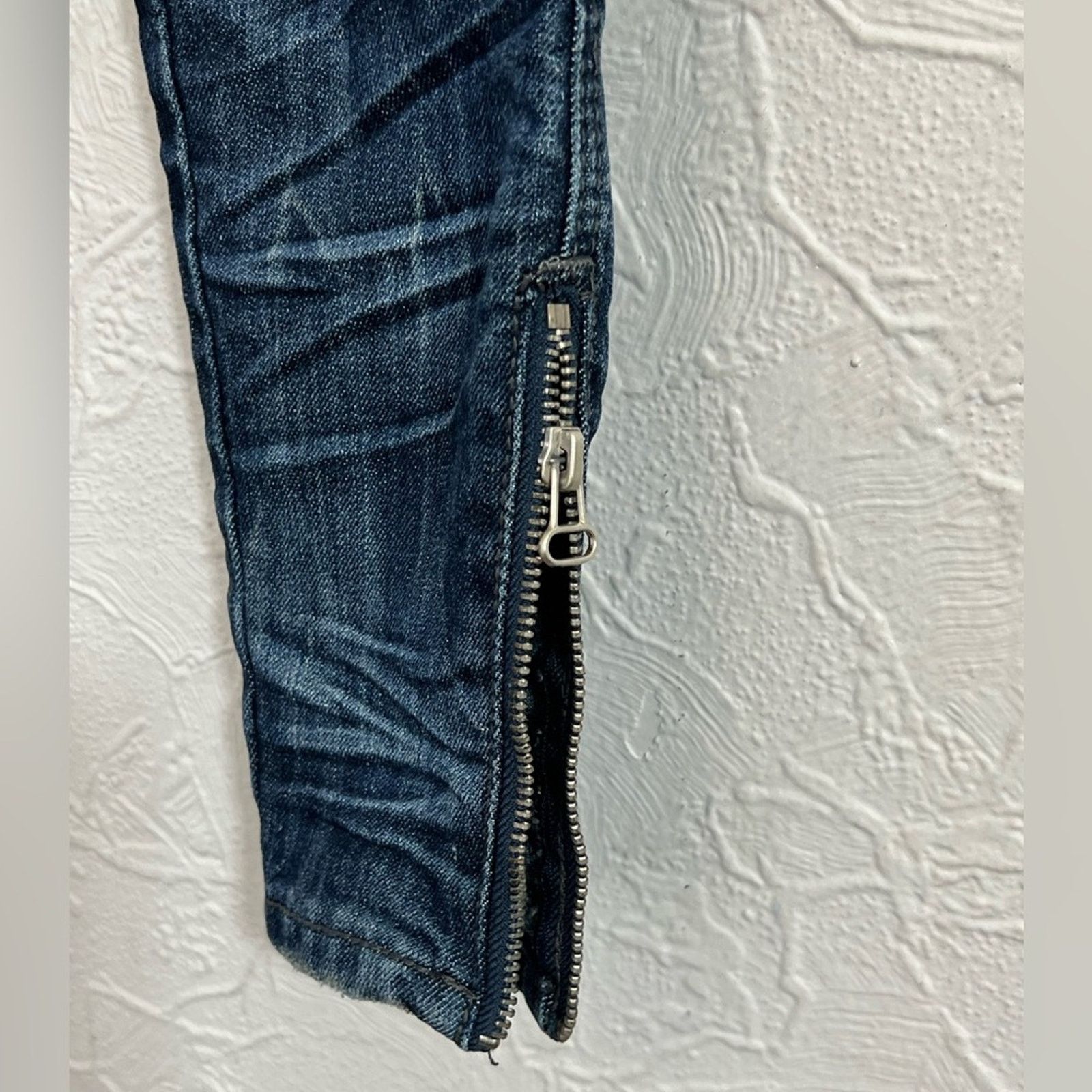 Almost Famous Almost Famous Y2K Low Rise Skinny Destroyed Jean Women’s Jr Size 30" / US 8 / IT 44 - 4 Thumbnail