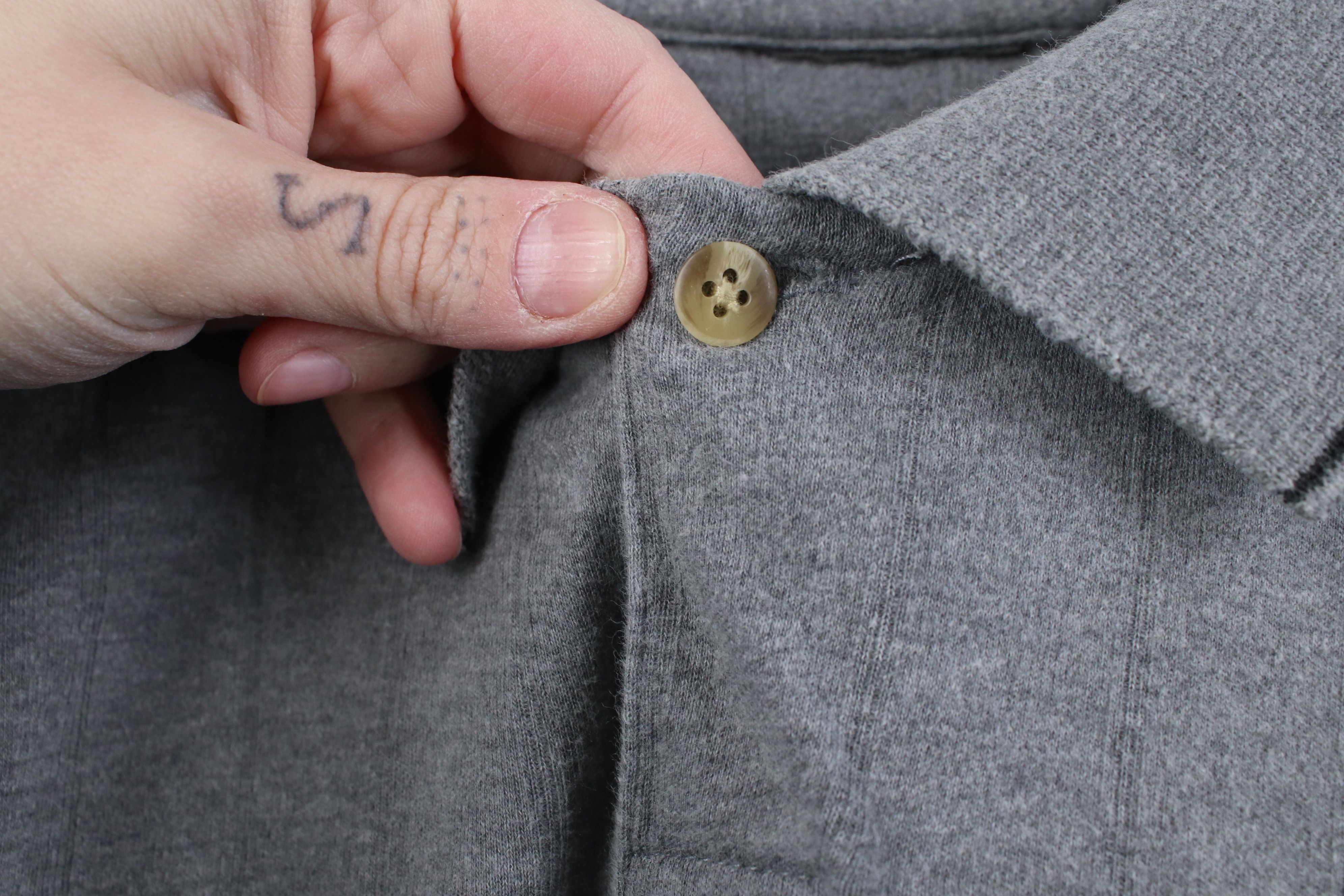 Vintage Vintage 90s Streetwear Ribbed Knit Golf Polo Shirt Gray Size US S / EU 44-46 / 1 - 5 Thumbnail