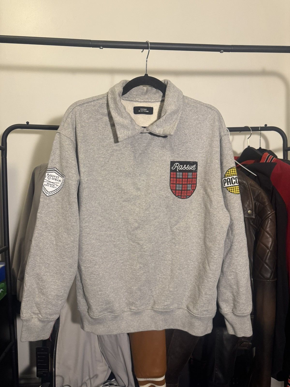 Other Rassvet Men Varsity Grey Collared Sweatshirt Size M Size US M / EU 48-50 / 2 - 4 Thumbnail