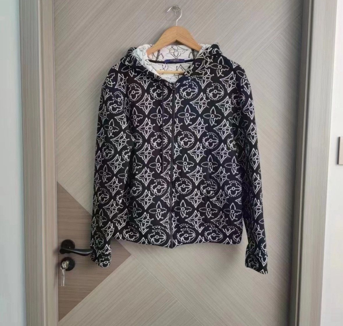 Louis Vuitton Louis Vuitton NBA co-branded jacket with full logo jacket 2 Size US M / EU 48-50 / 2 - 1 Thumbnail