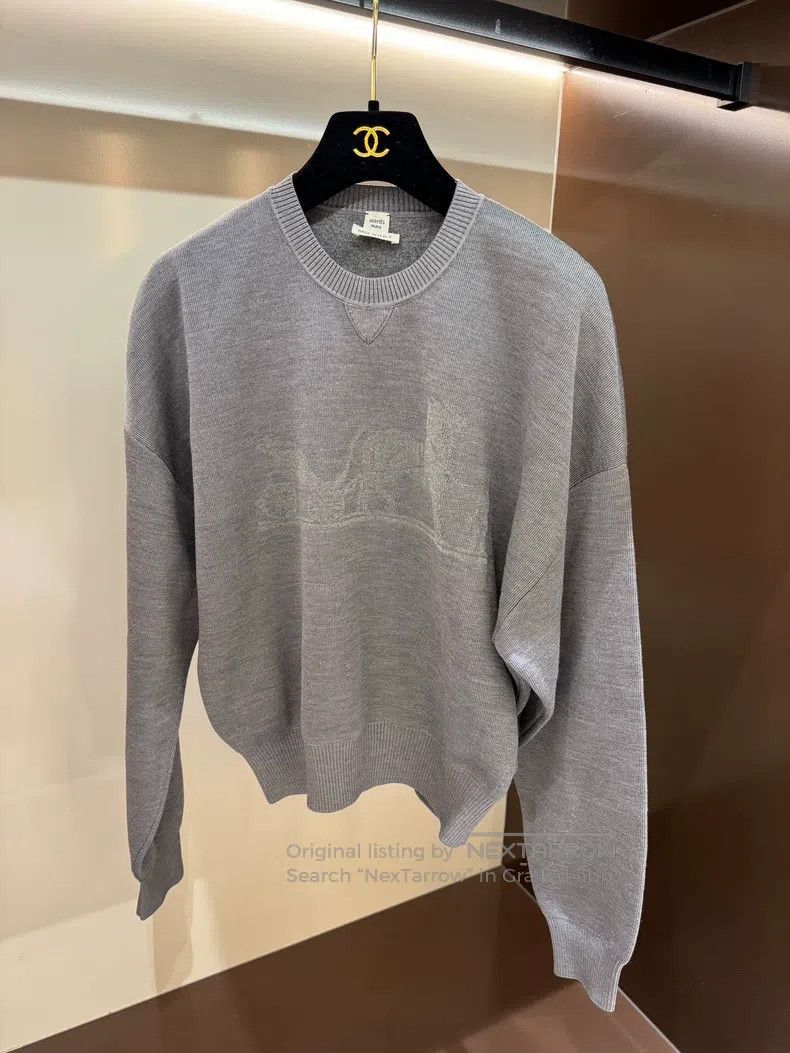 Hermes Hermes Grey horse logo cashmere and silk knitted sweater Size XS / US 0-2 / IT 36-38 - 1 Thumbnail