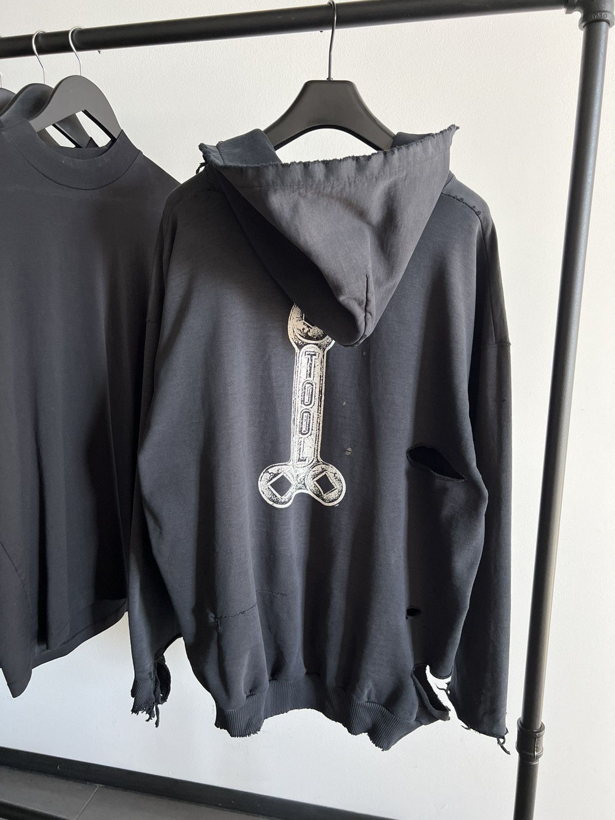 Band Tees Vintage Thrashed TOOL 1991 Oversized Band Tour Hoodie Size US XL / EU 56 / 4 - 2 Thumbnail