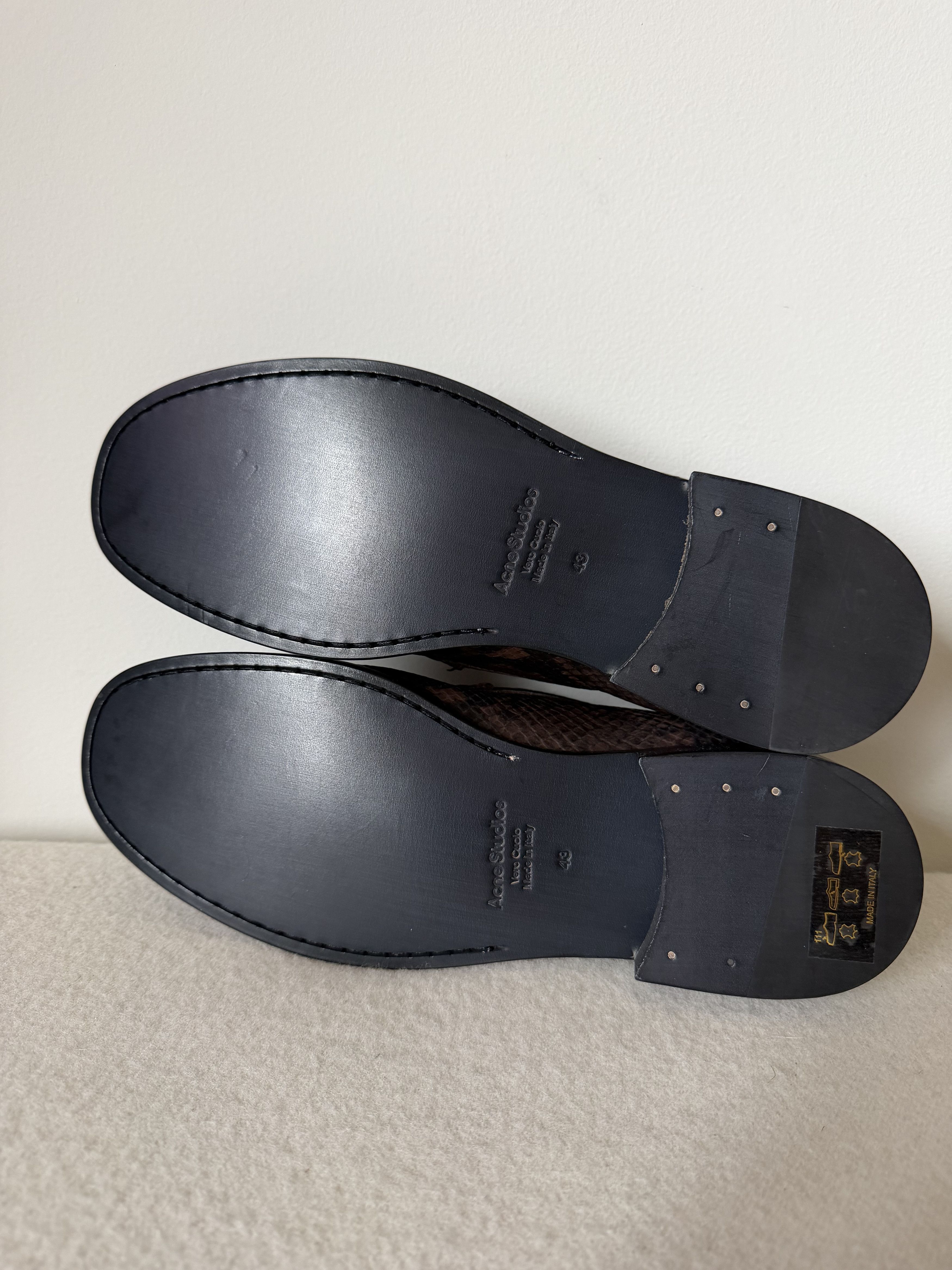 Acne Studios Acne Studios Light Hiss Embossed Snakeskin Loafers Size US 10 / EU 43 - 6 Thumbnail