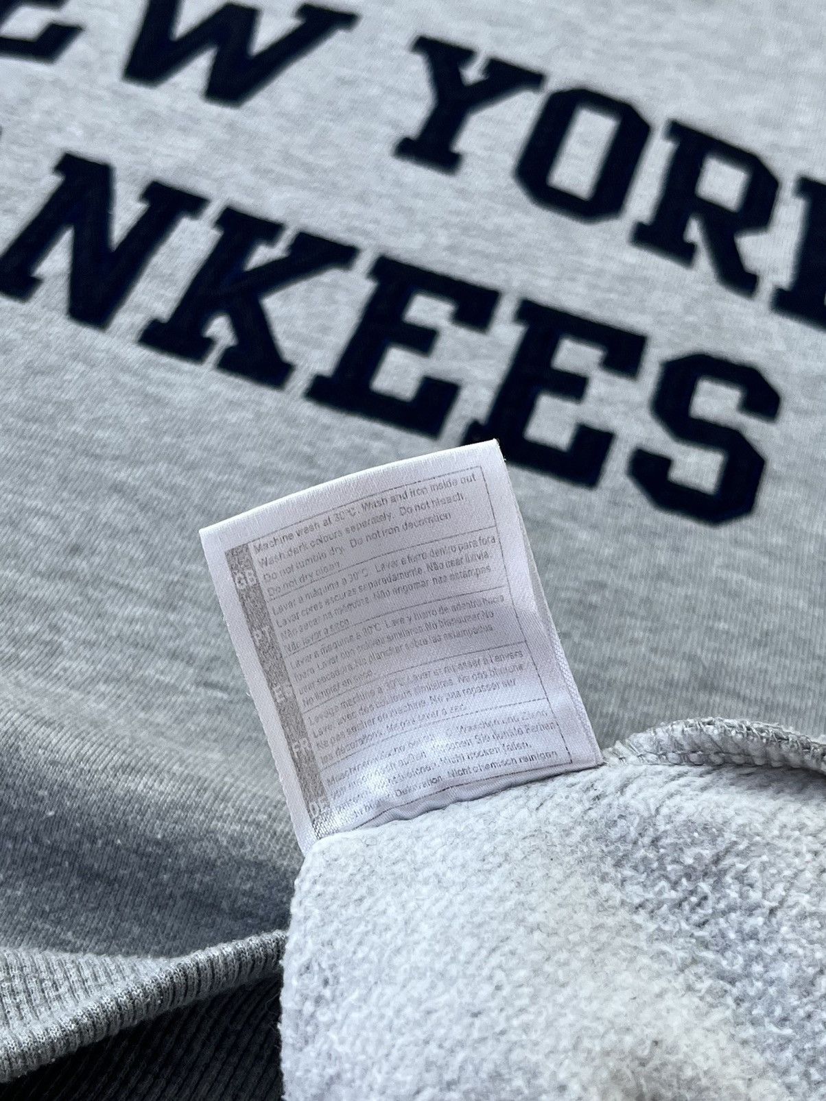 Majestic MLB New York Yankees Vintage Crewneck Sweatshirt Center Logo Size US XL / EU 56 / 4 - 10 Thumbnail