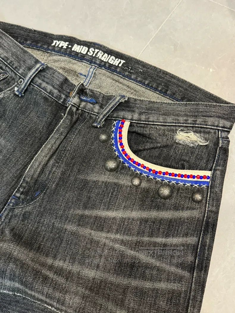 Neighborhood Neighborhood size L Jeans Size US 27 - 2 Thumbnail