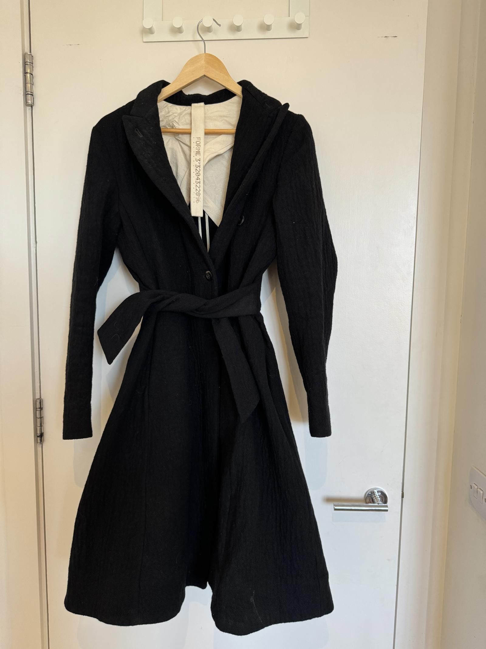 Designer Formed Expression Coat. Very Unique. Tie Waist. UK 12. Black Size M / US 6-8 / IT 42-44 - 1 Thumbnail