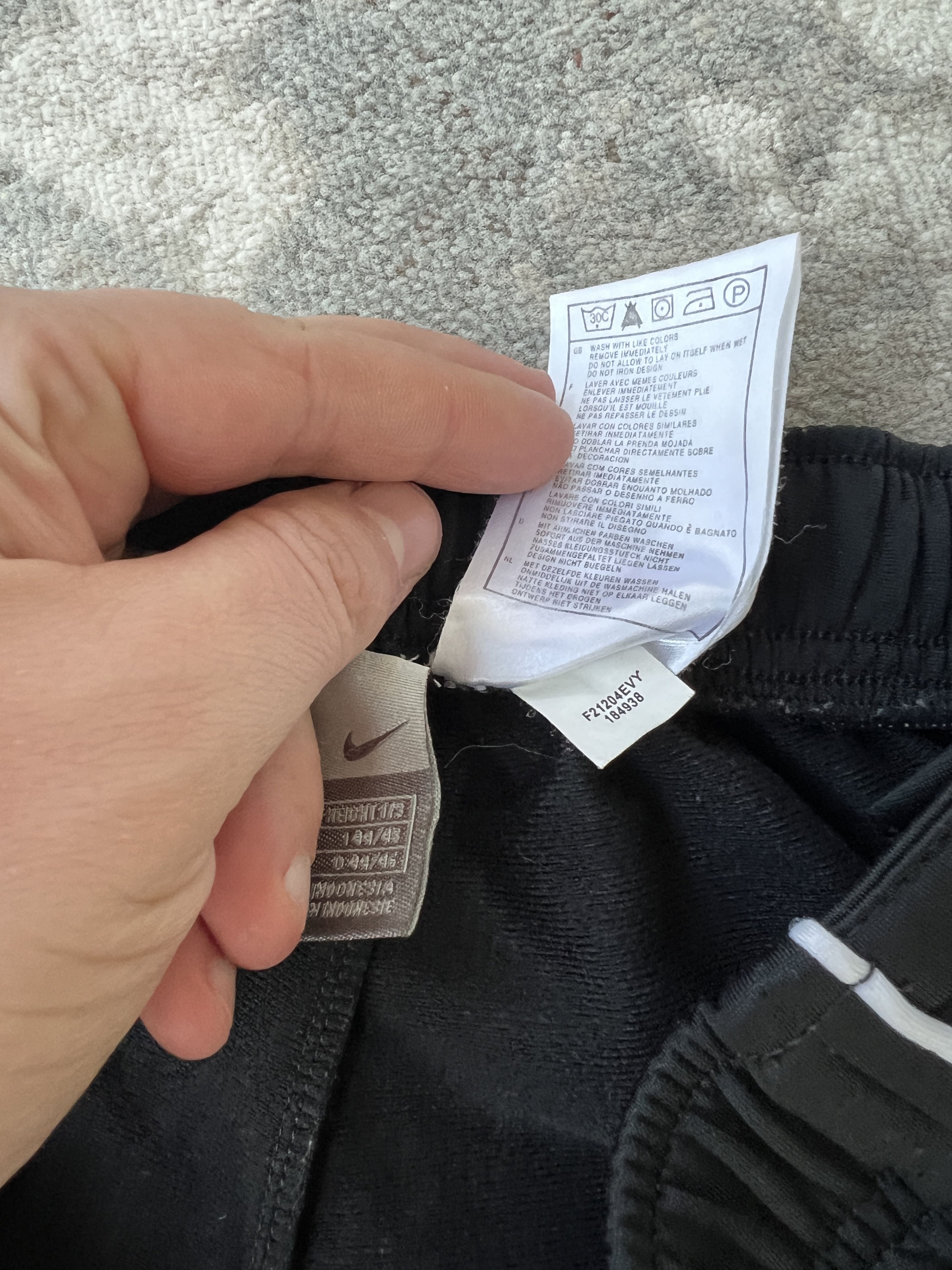 Nike Nike Vintage Sweatpants Size US 30 / EU 46 - 5 Thumbnail
