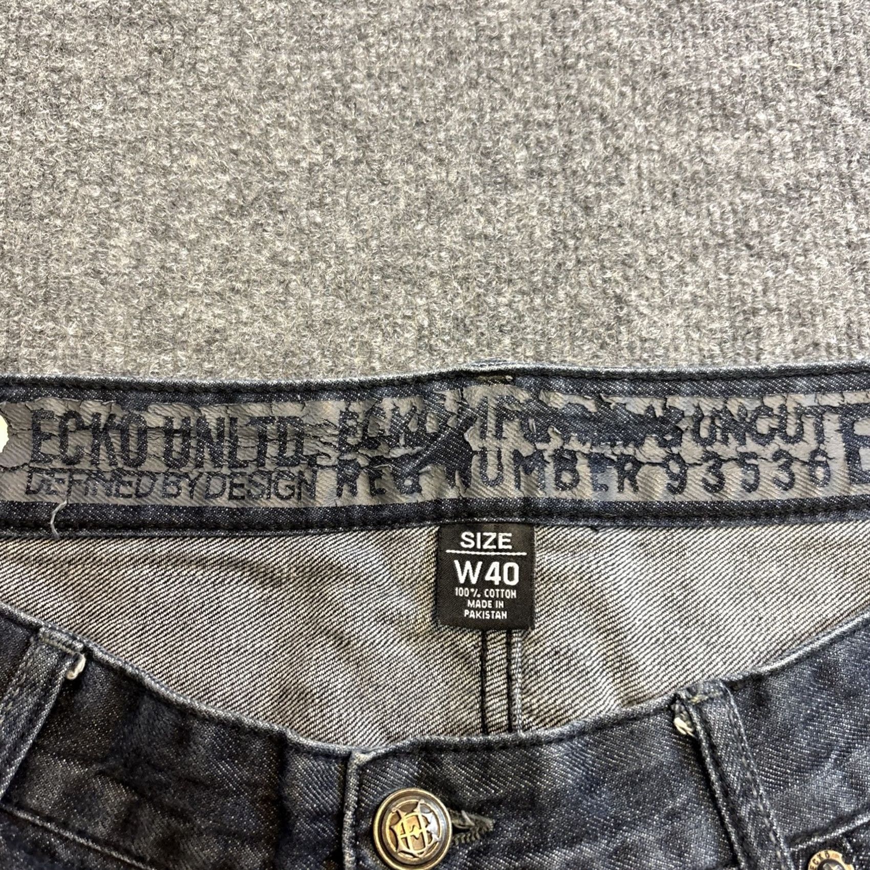 Ecko Unltd. VINTAGE Ecko Unltd. Denim Shorts Men 40 Blue Baggy Fit Y2K Hip Hop Acid Dark Wash Denim Shorts Mens Baggy Hip Hop 90s Boys Size US 40 / EU 56 - 2 Thumbnail